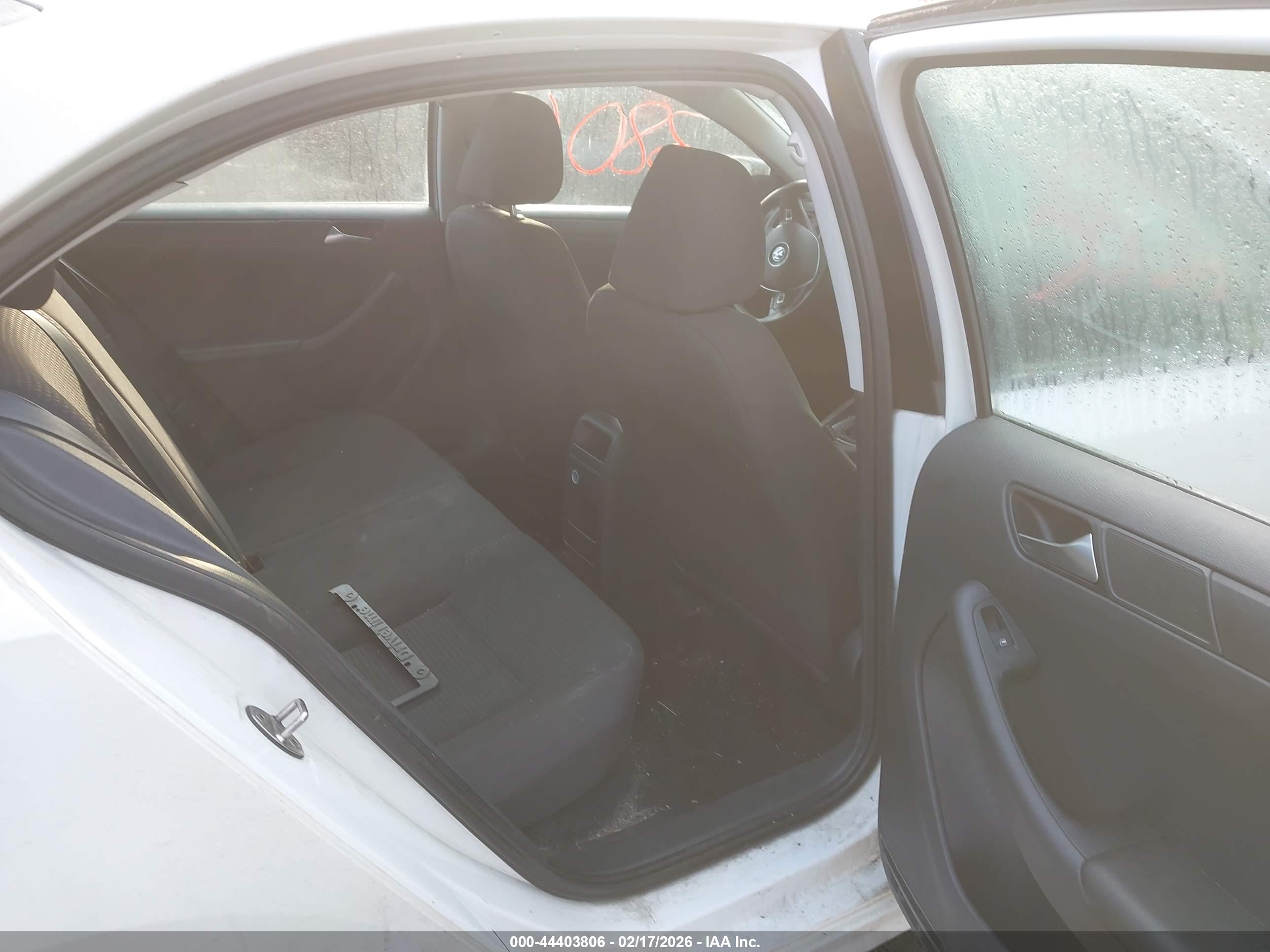 VOLKSWAGEN JETTA image 8