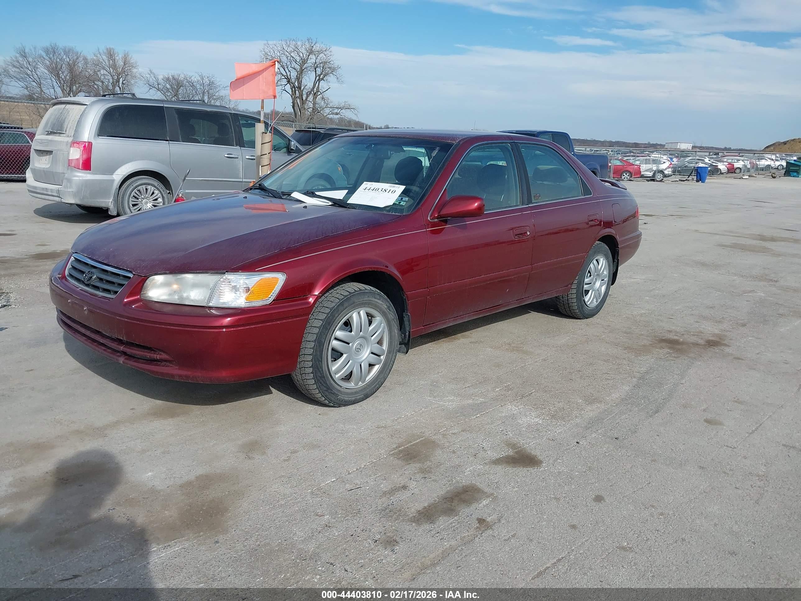 TOYOTA CAMRY image 2