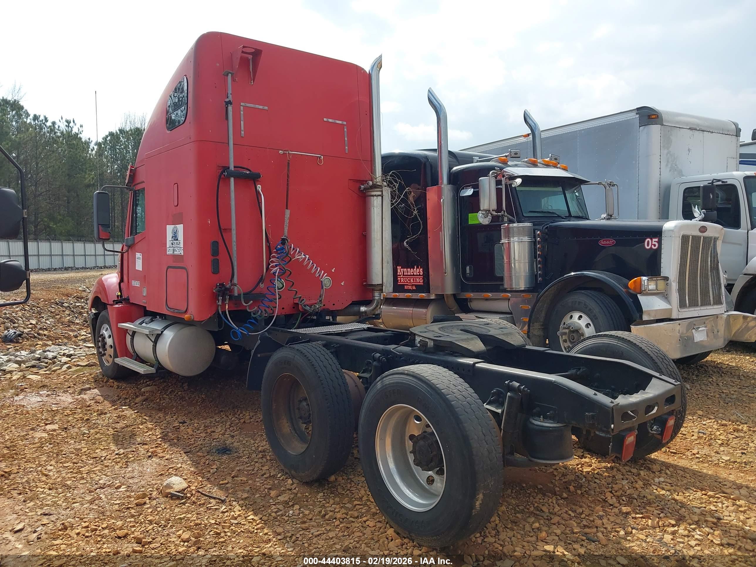 FREIGHTLINER CONVENTIONAL image 3