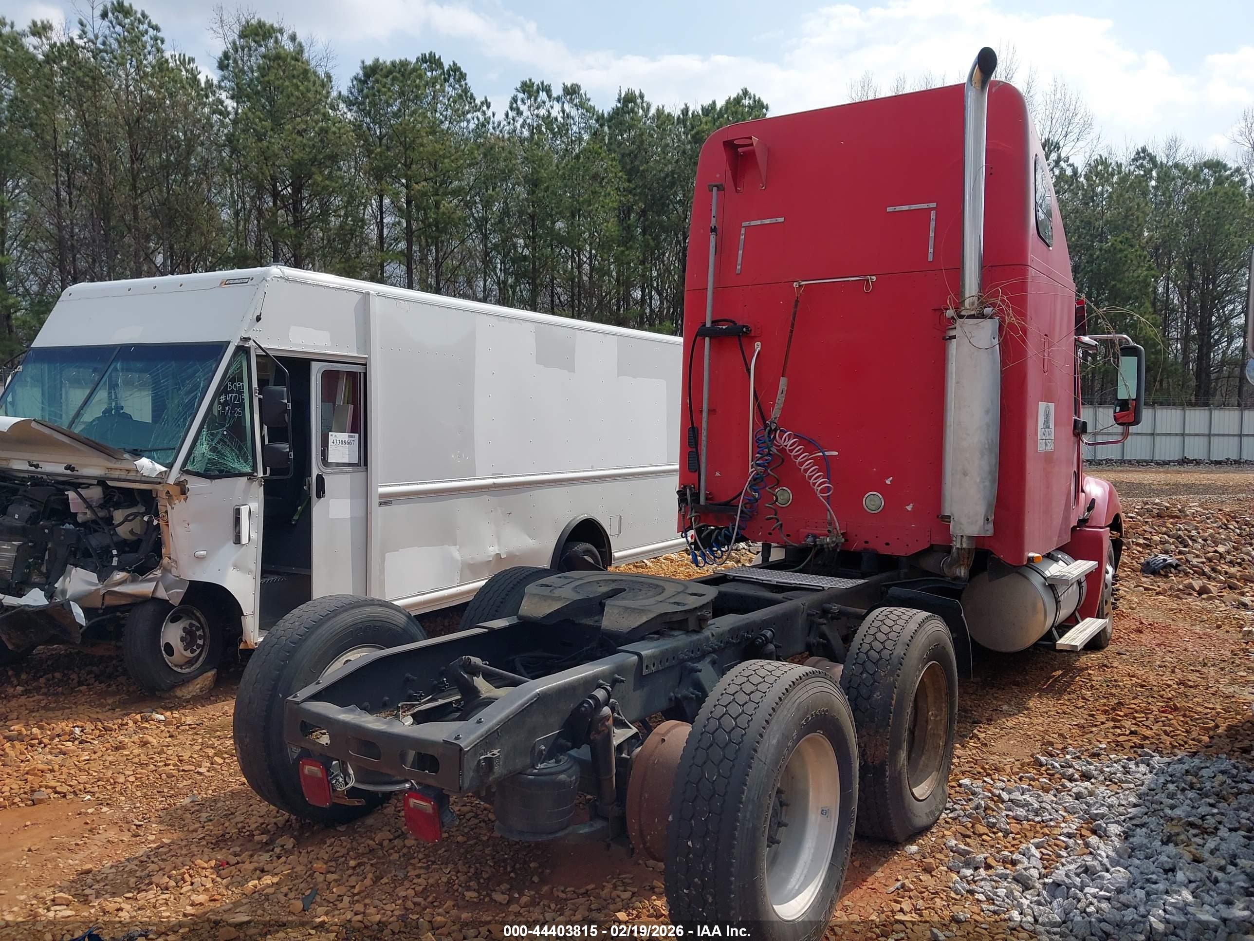FREIGHTLINER CONVENTIONAL image 4