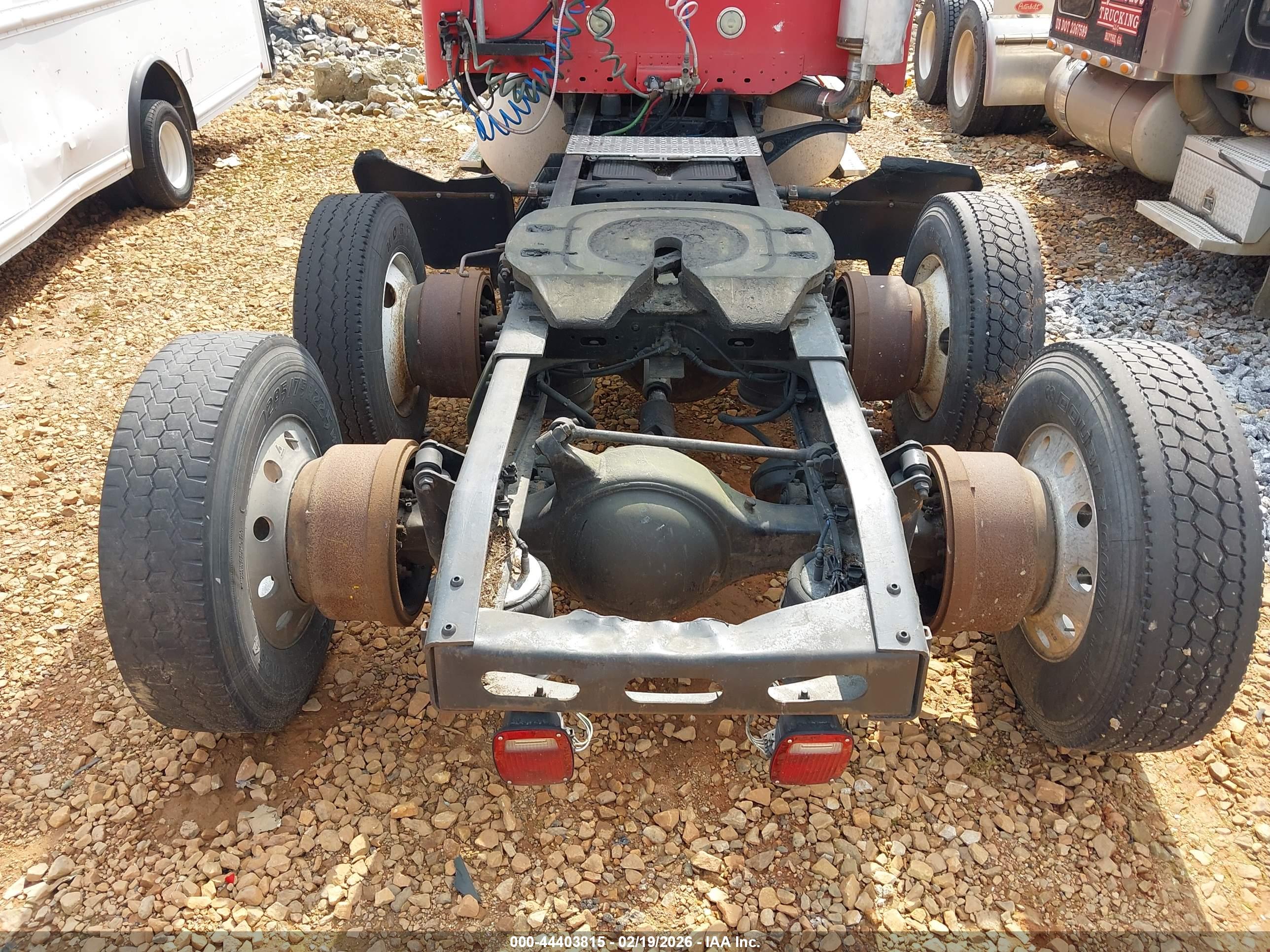 FREIGHTLINER CONVENTIONAL image 8