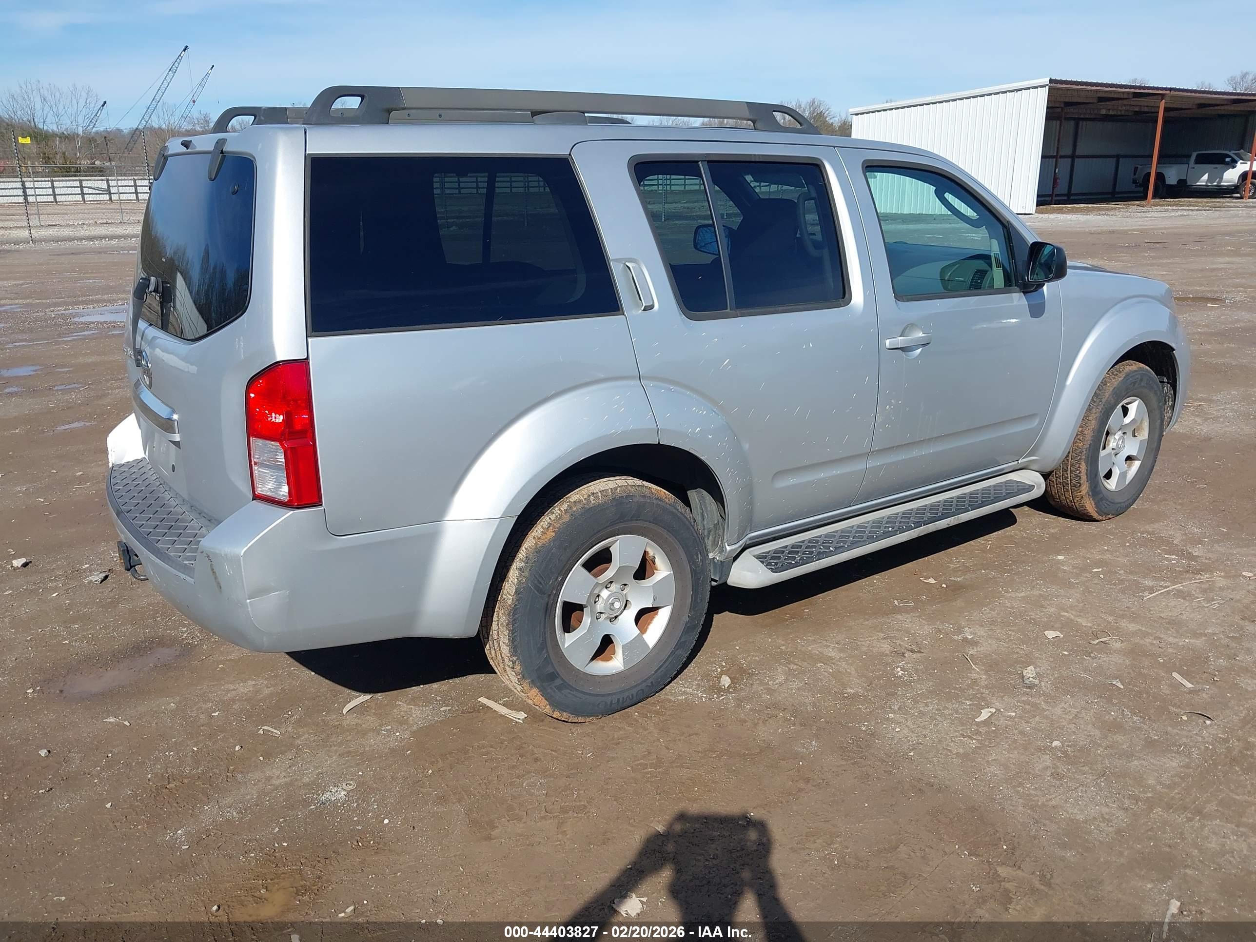 NISSAN PATHFINDER image 4
