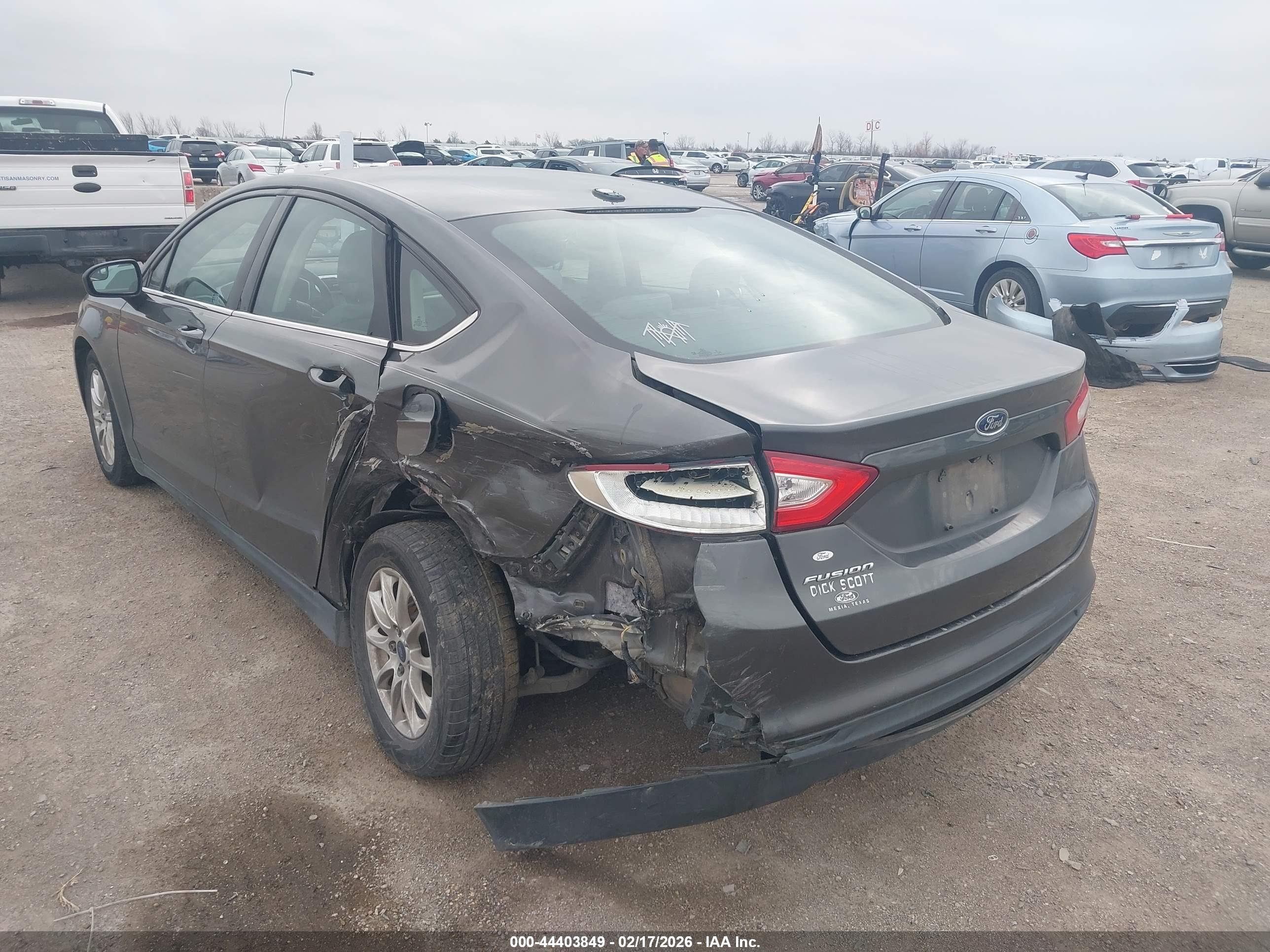 FORD FUSION image 3