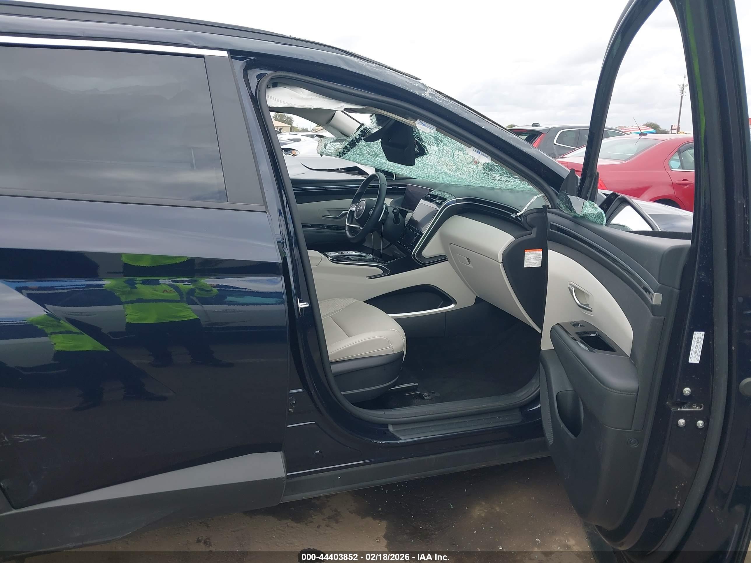 HYUNDAI TUCSON image 5