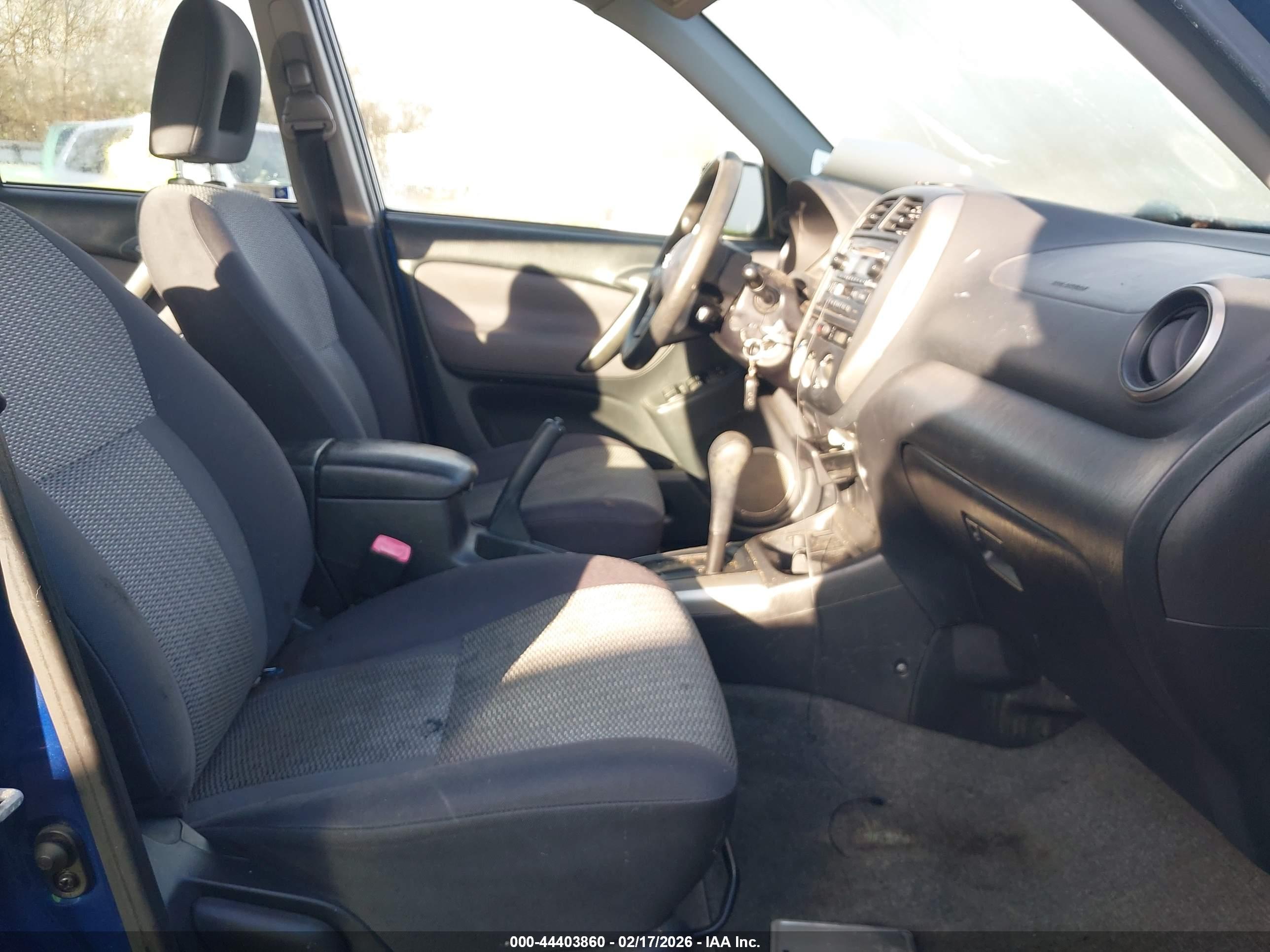 TOYOTA RAV4 image 5
