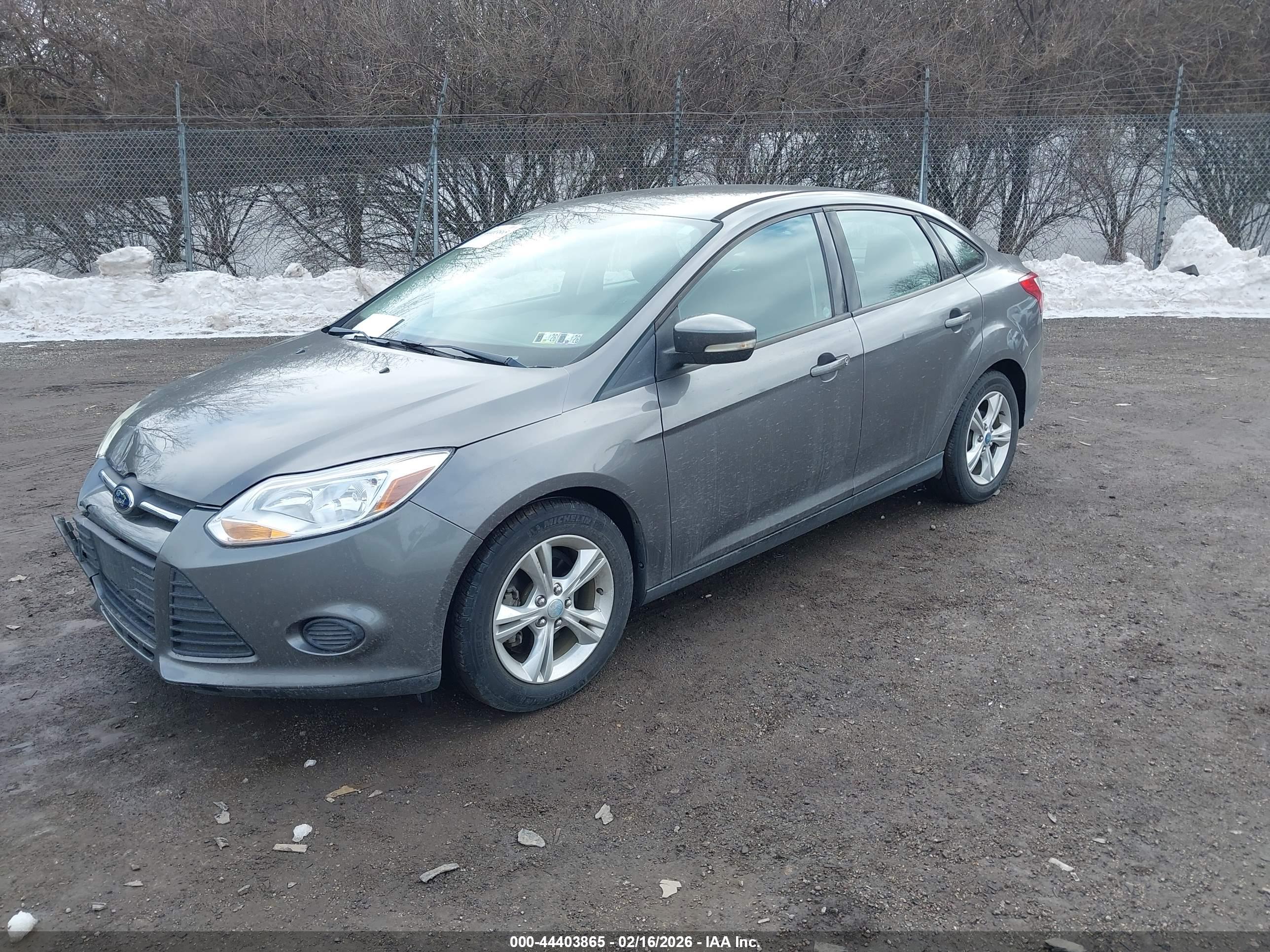FORD FOCUS image 2