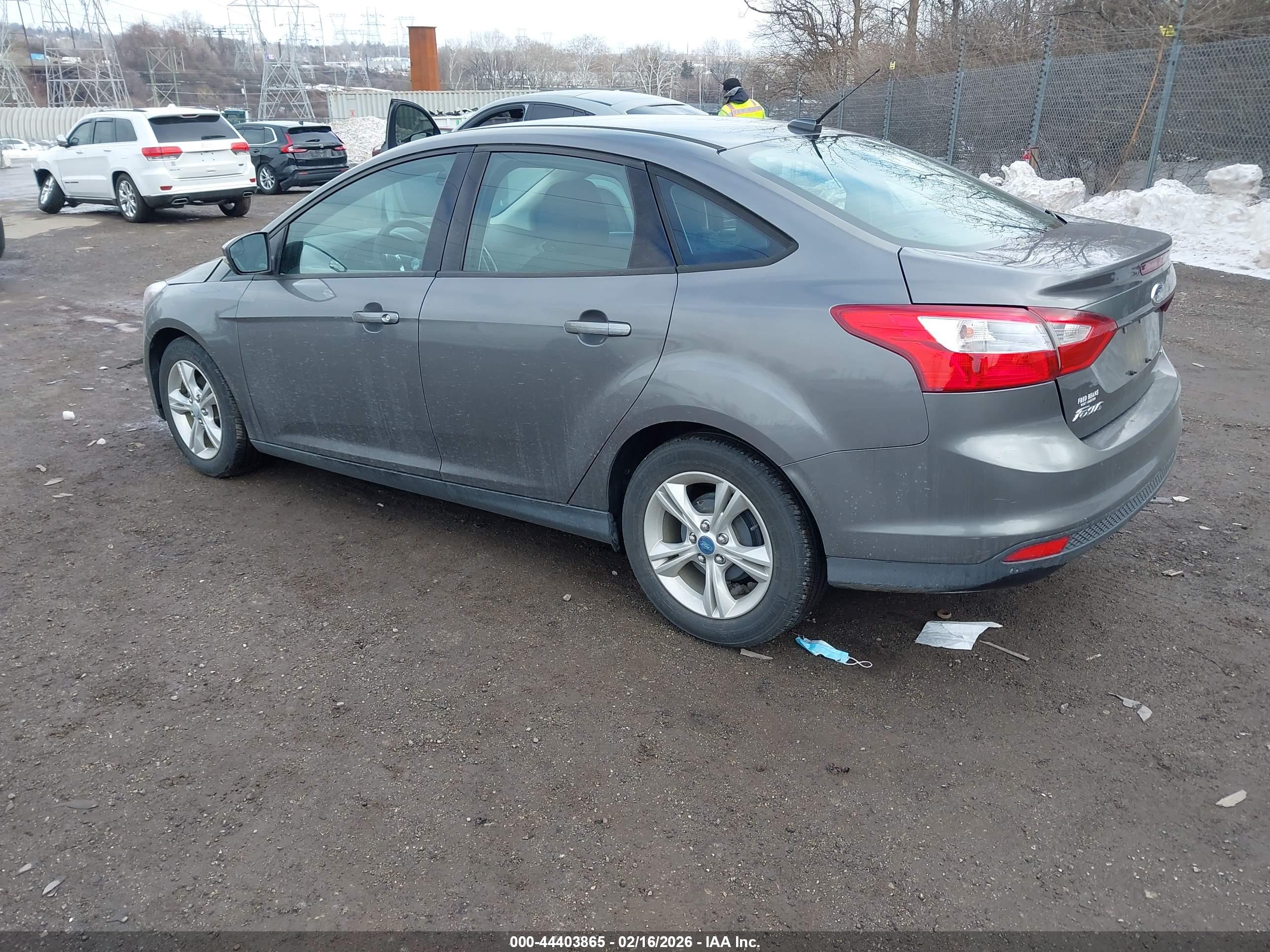 FORD FOCUS image 3