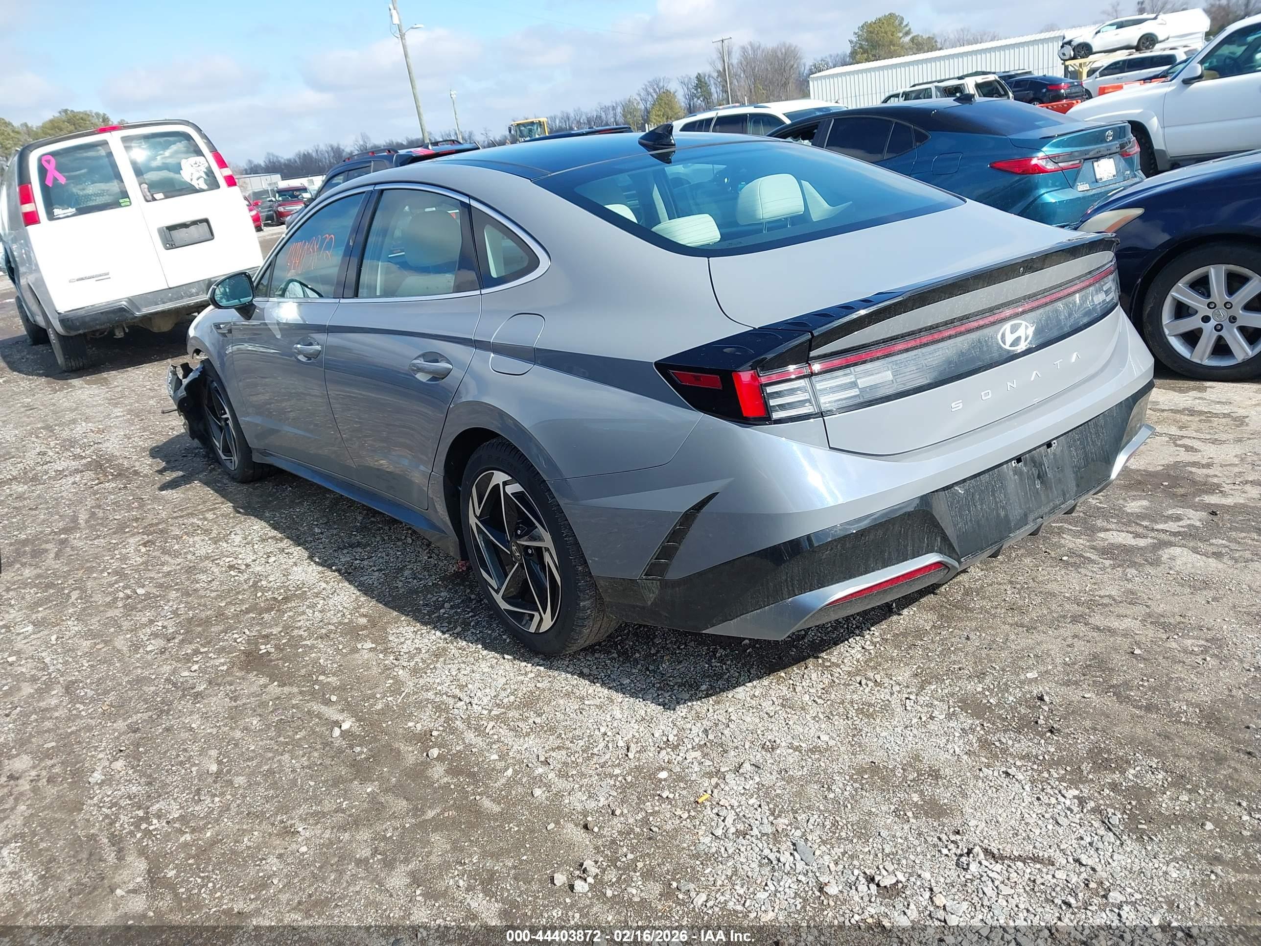 HYUNDAI SONATA image 3