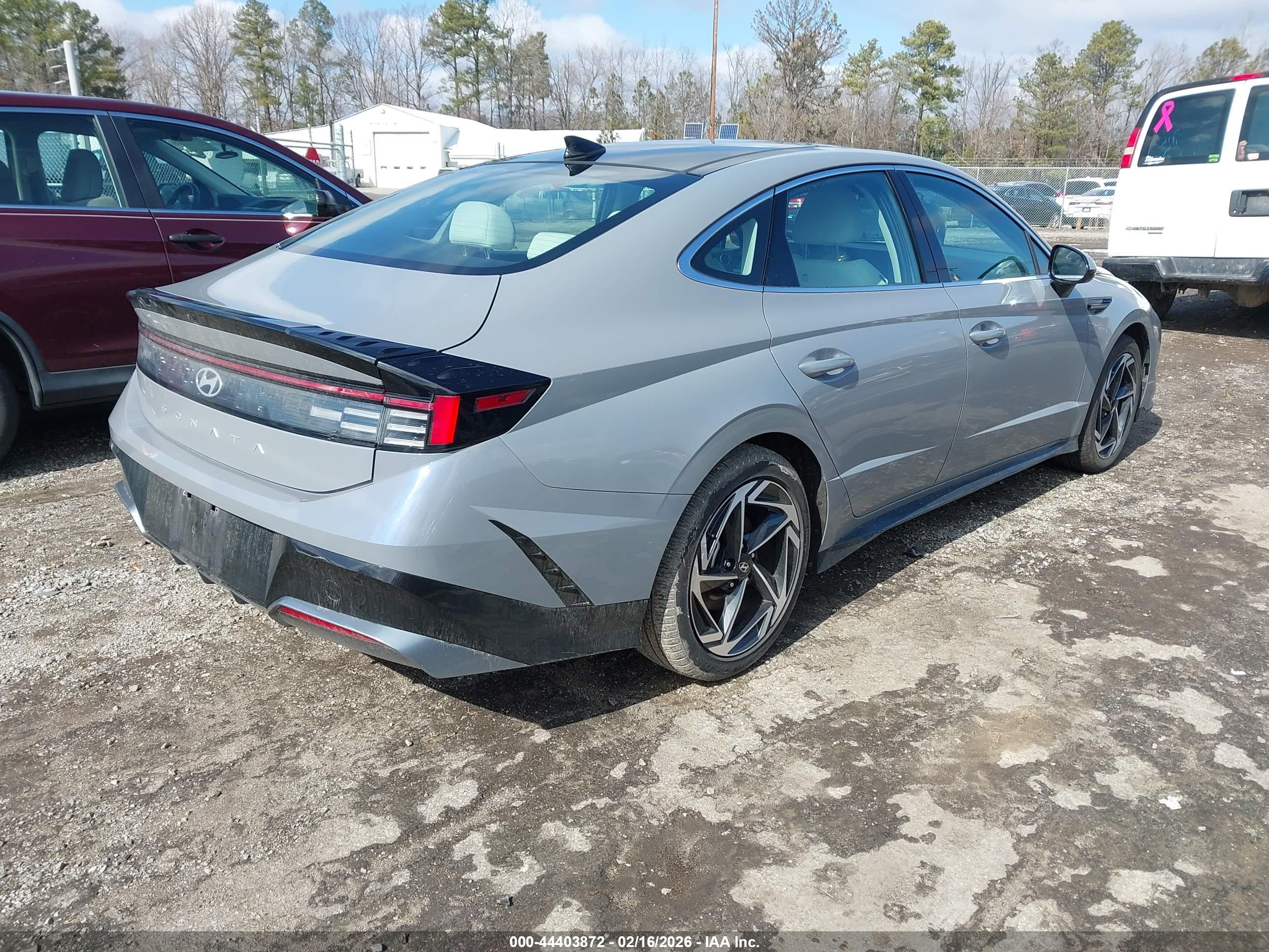 HYUNDAI SONATA image 4
