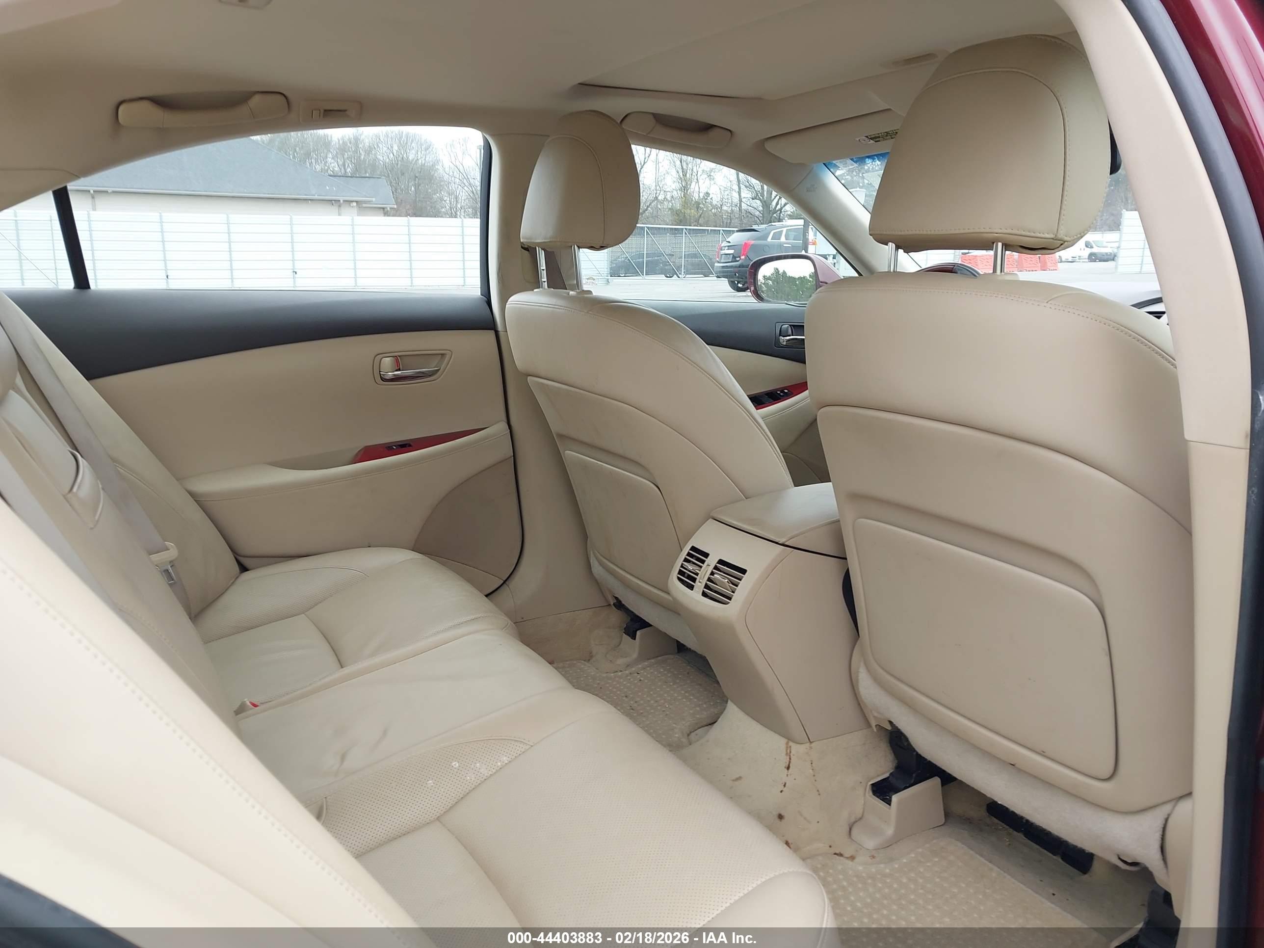LEXUS ES image 8