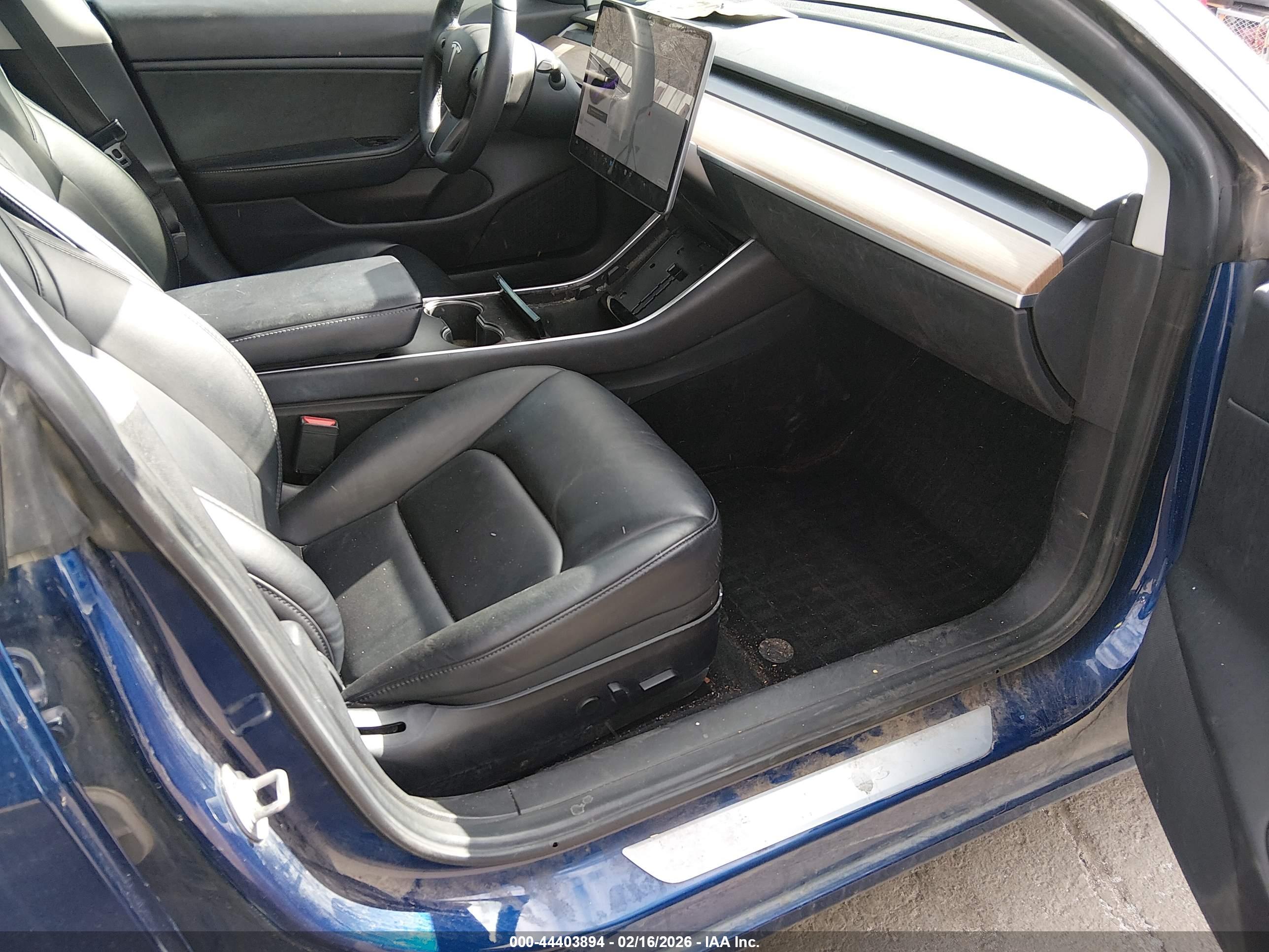 TESLA MODEL image 5