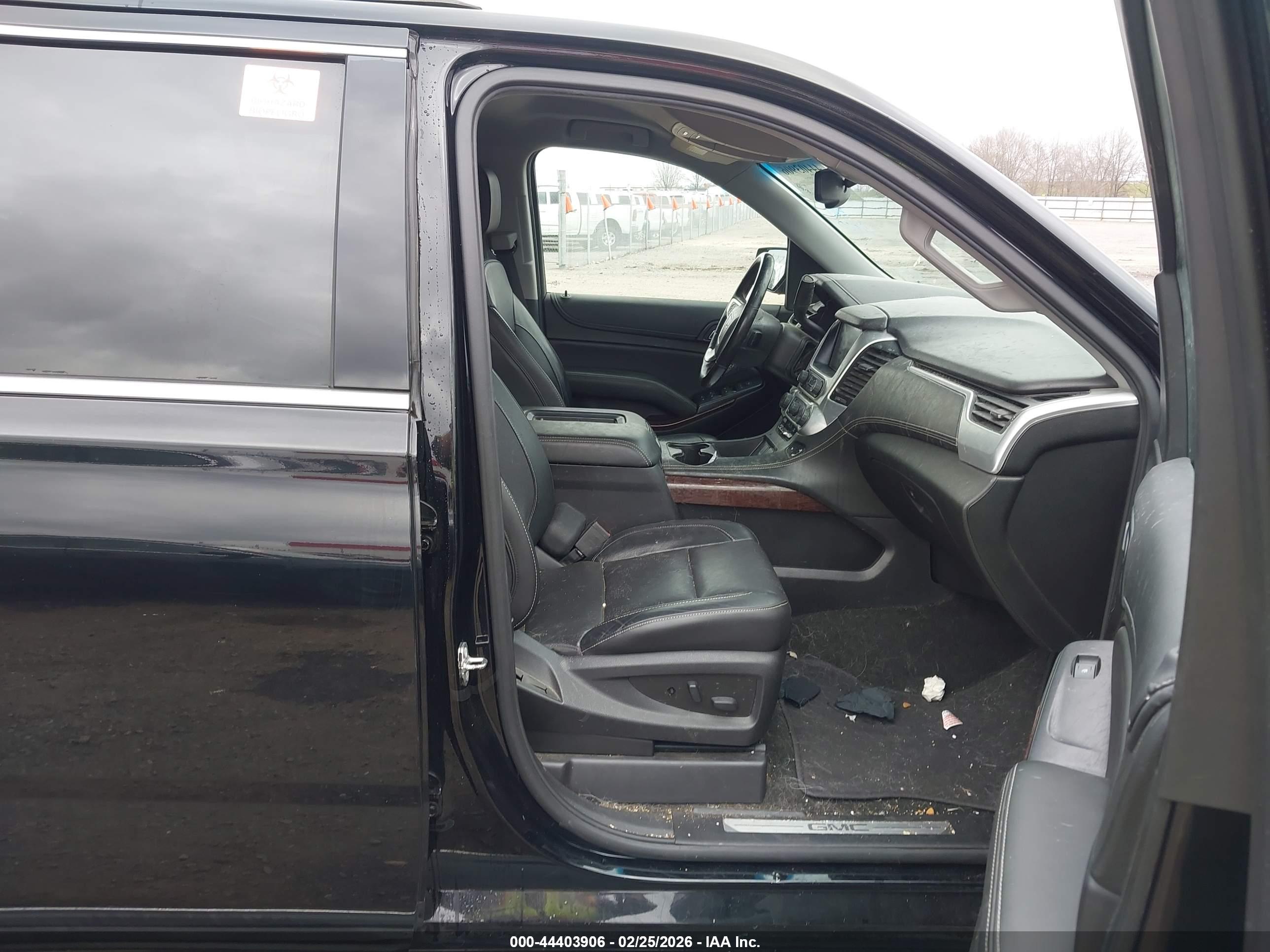 GMC YUKON image 5