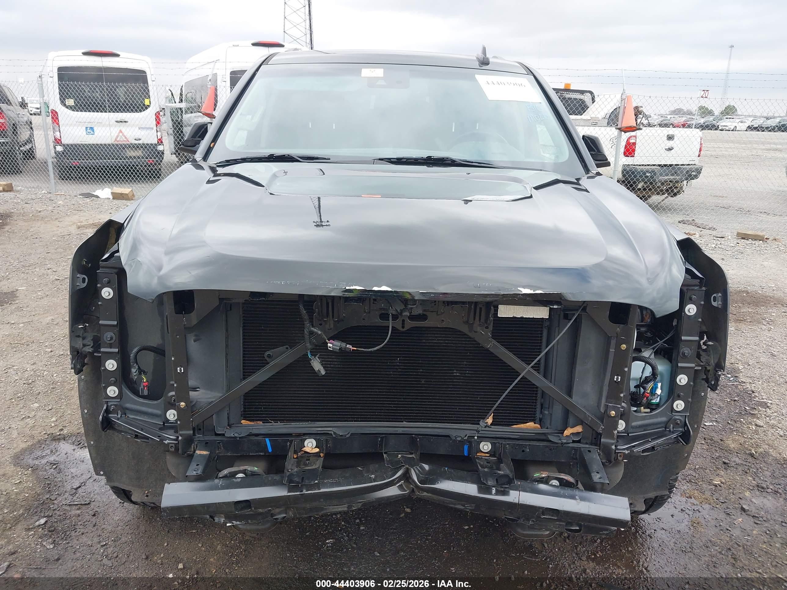 GMC YUKON image 6