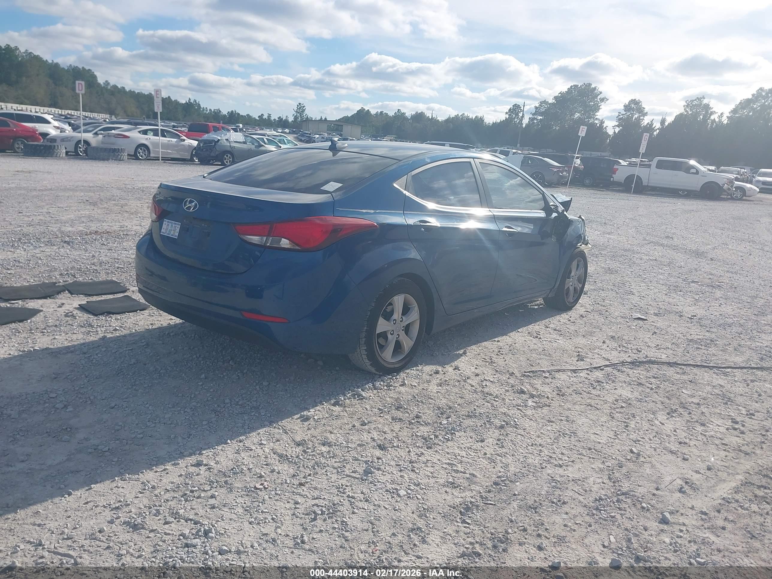 HYUNDAI ELANTRA image 4