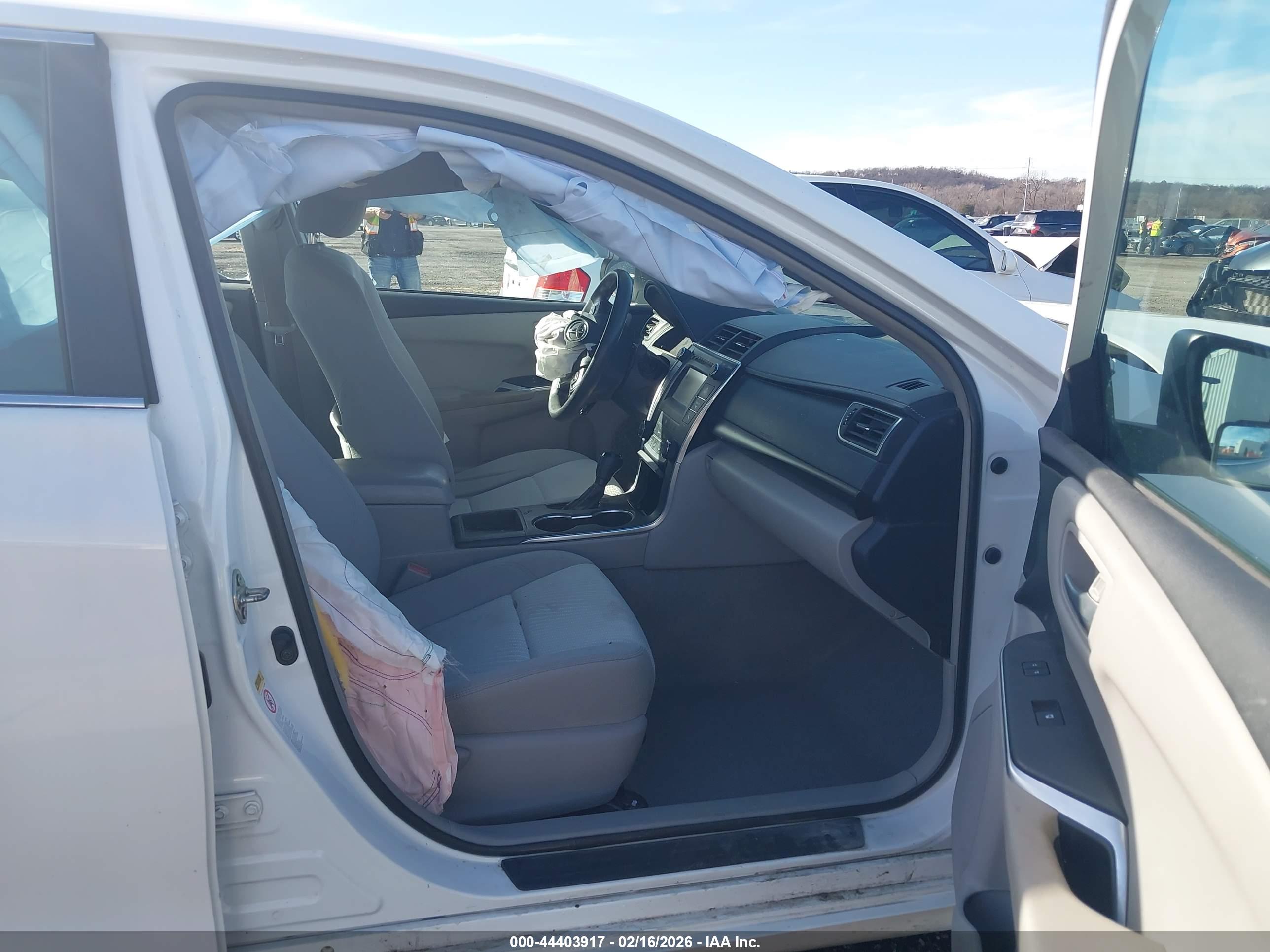 TOYOTA CAMRY image 5