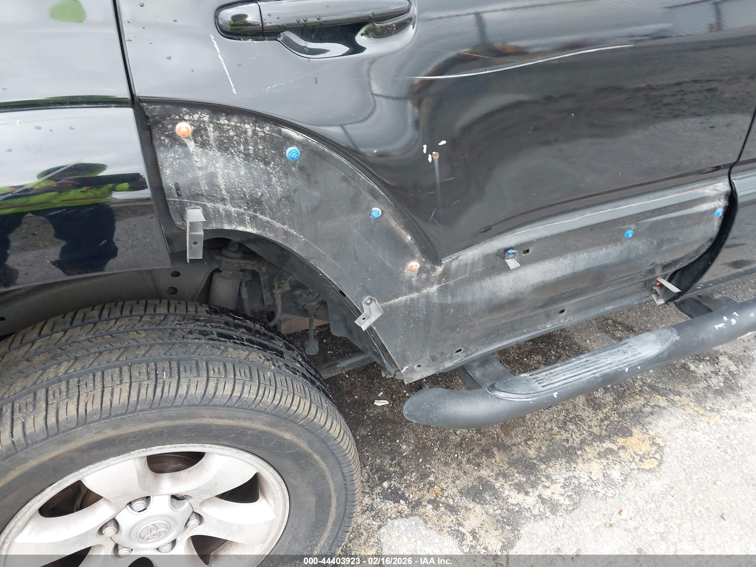 TOYOTA 4RUNNER image 6