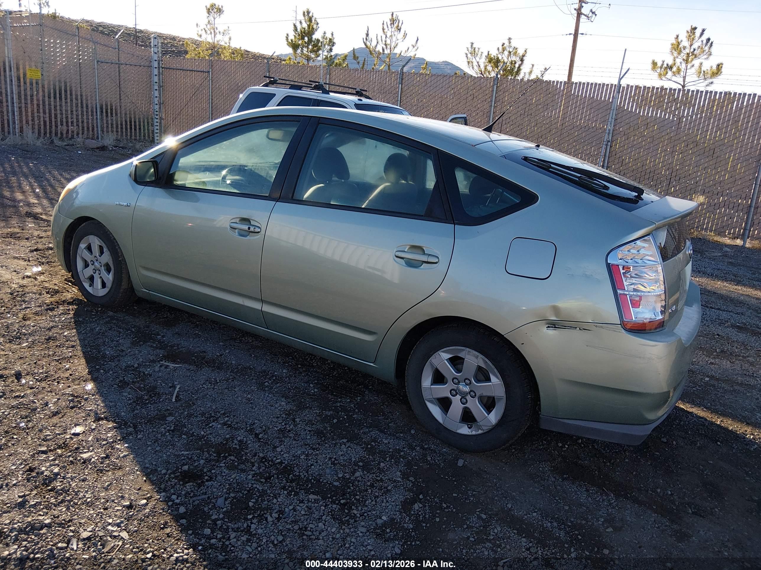 TOYOTA PRIUS image 3