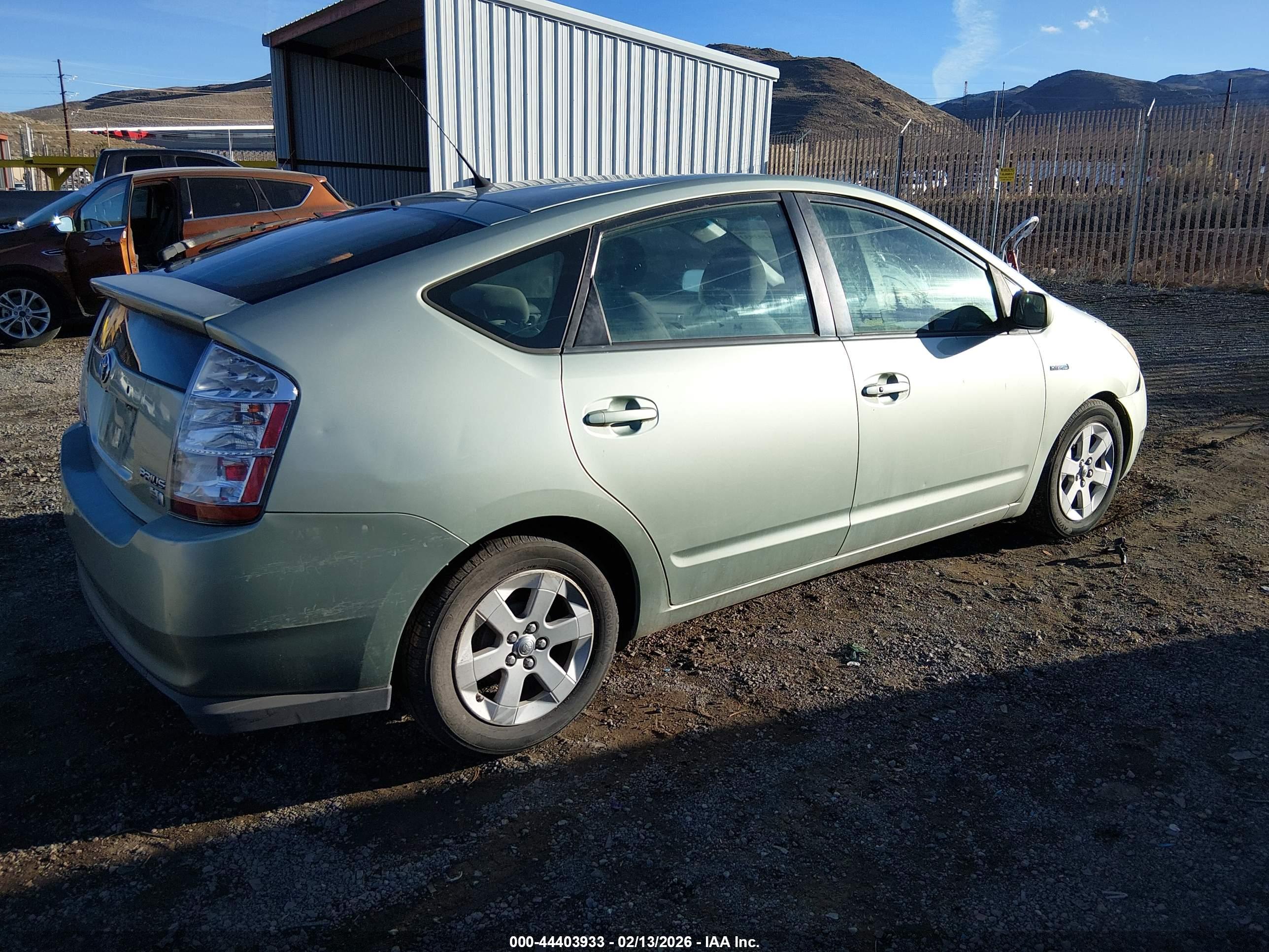 TOYOTA PRIUS image 4