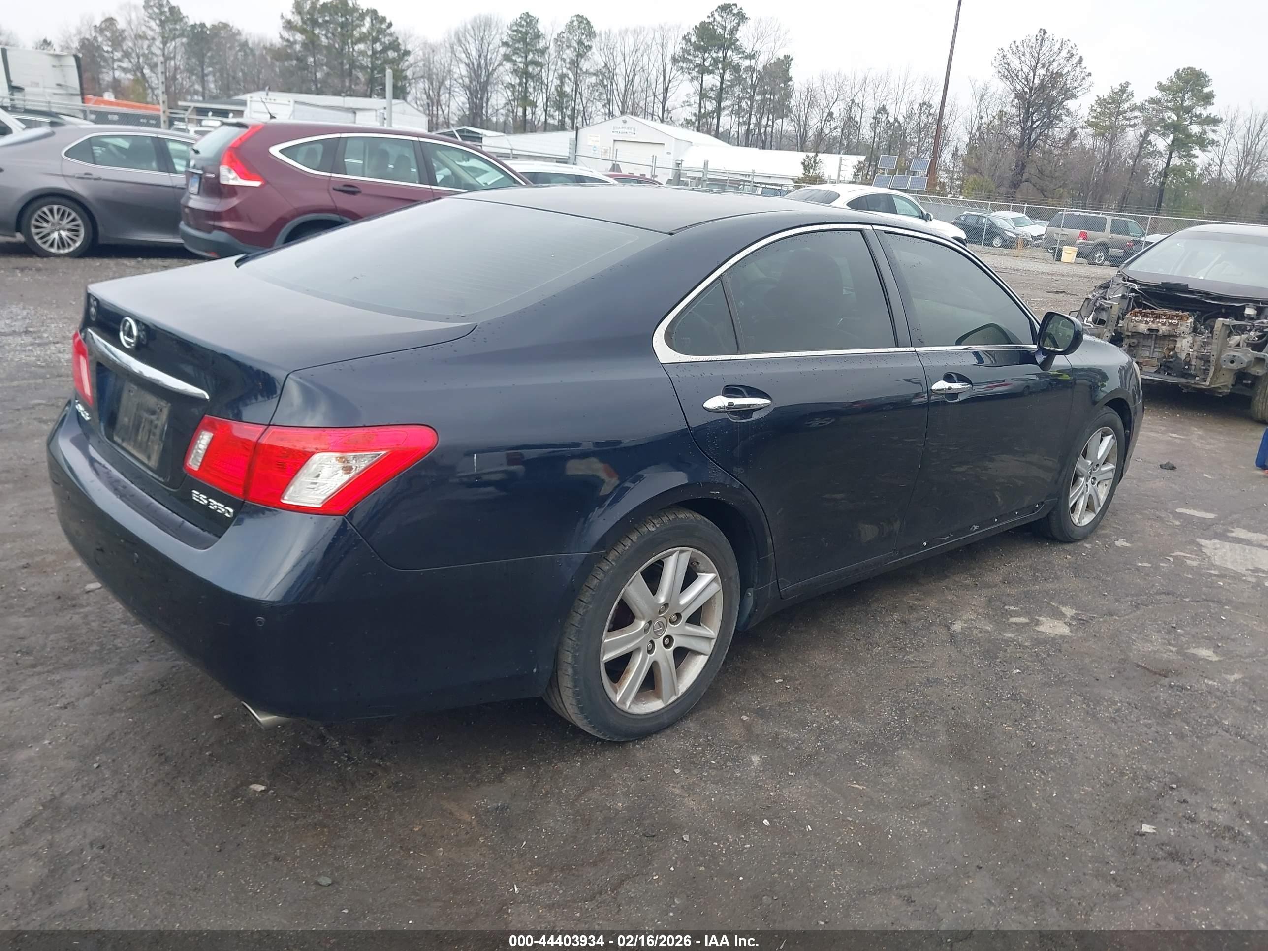 LEXUS ES image 4