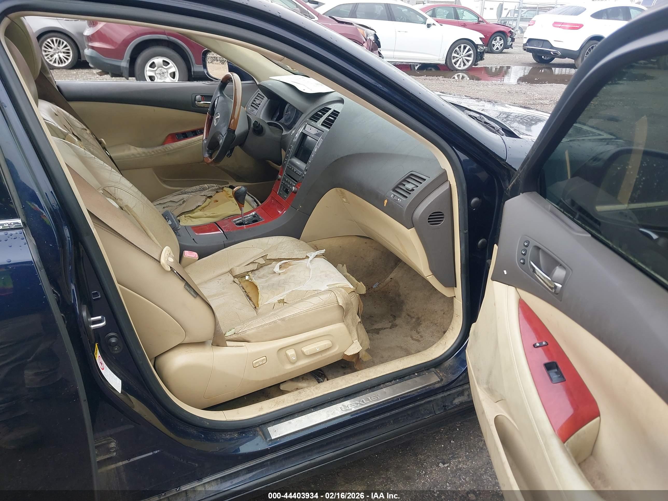 LEXUS ES image 5
