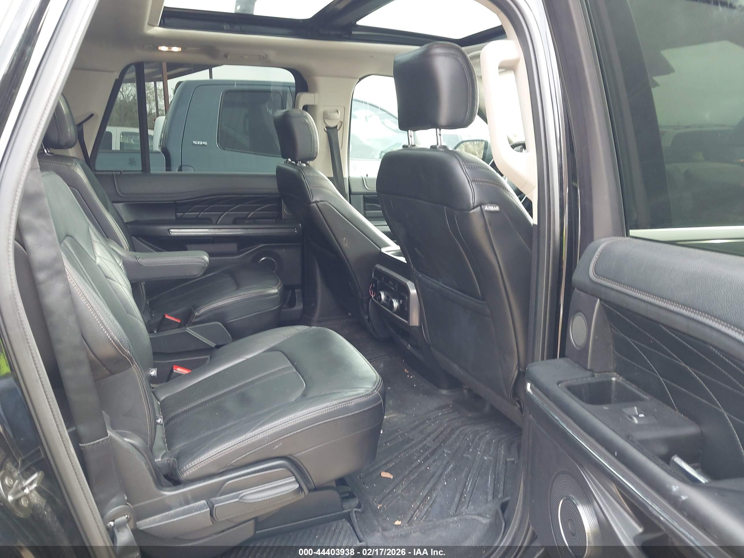 FORD EXPEDITION image 8