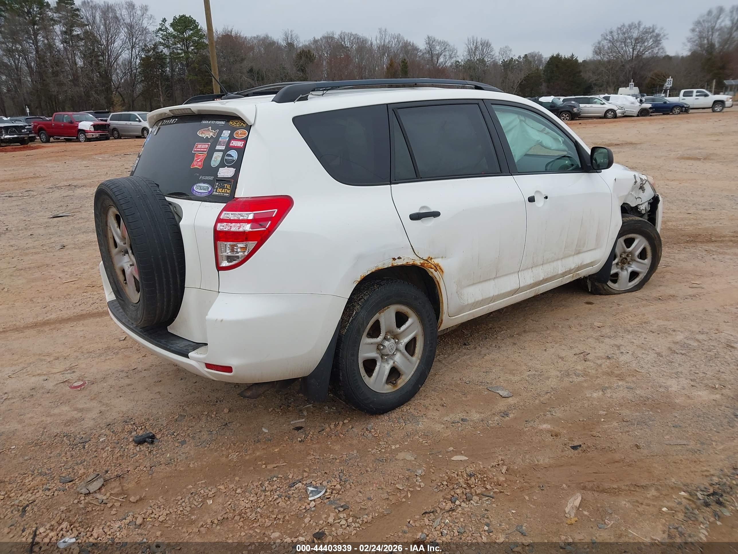 TOYOTA RAV4 image 4