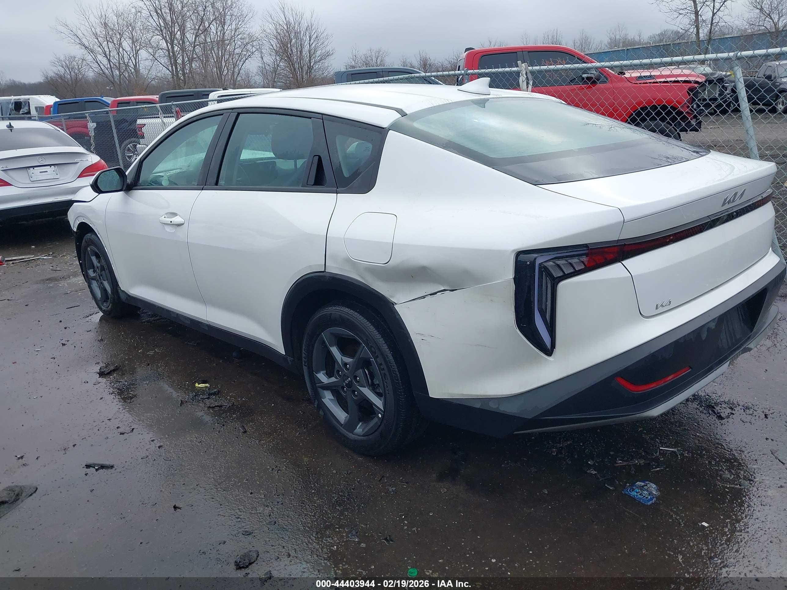 KIA K4 image 3