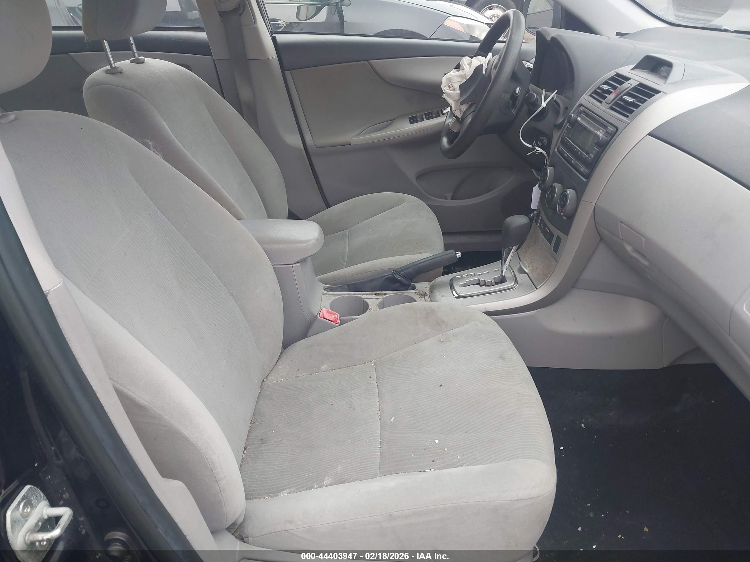 TOYOTA COROLLA image 5