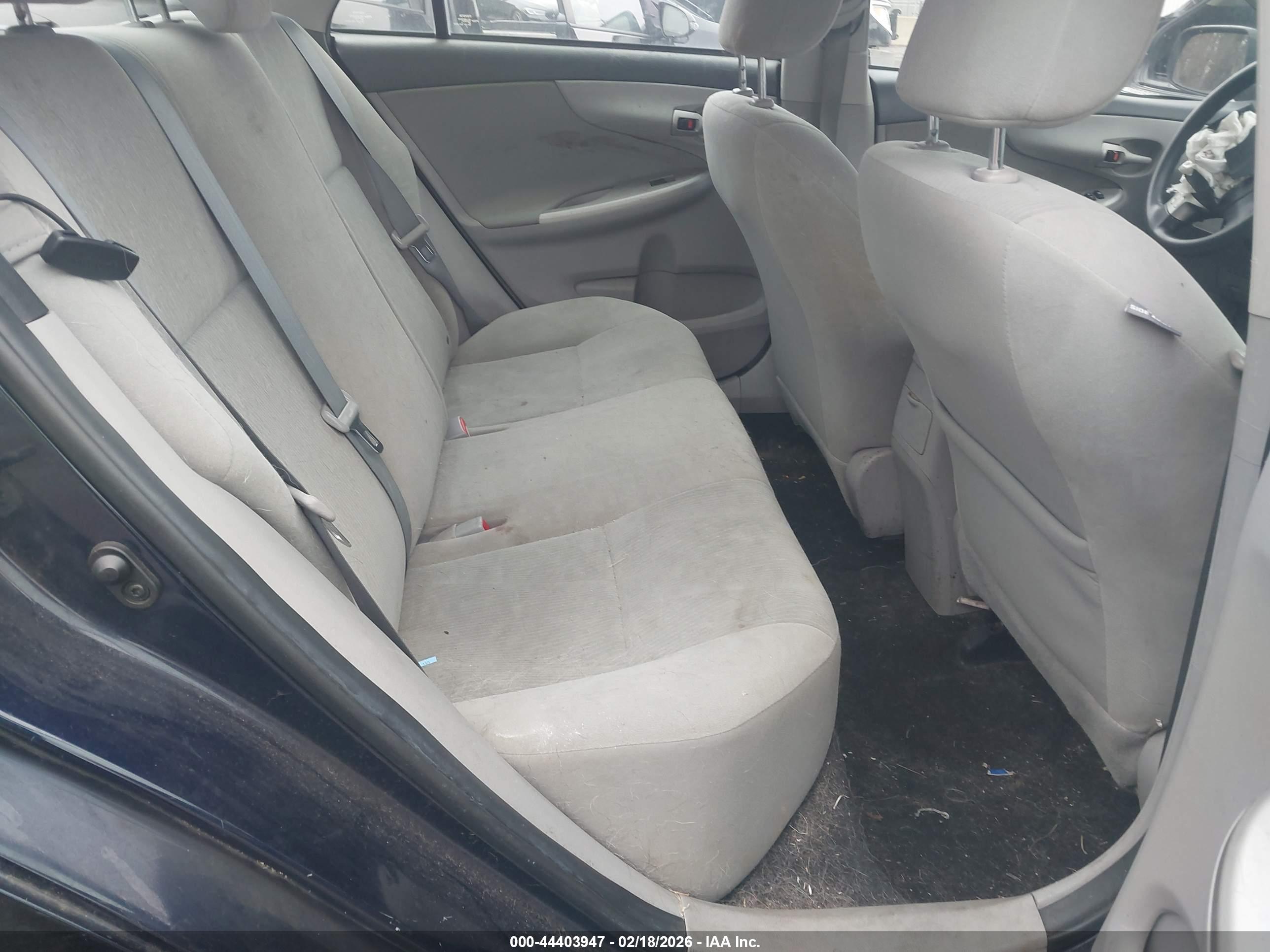 TOYOTA COROLLA image 8