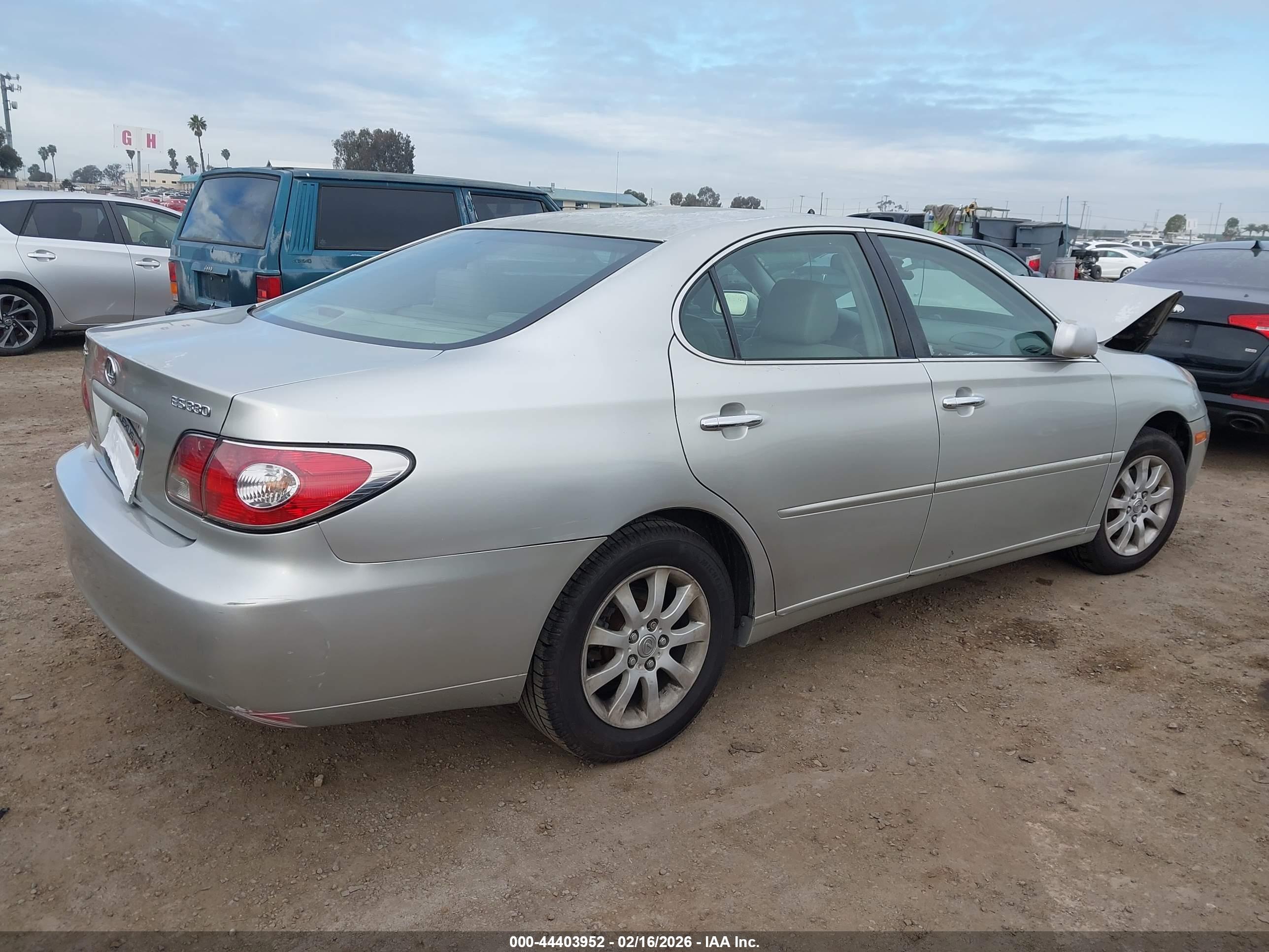 LEXUS ES image 4