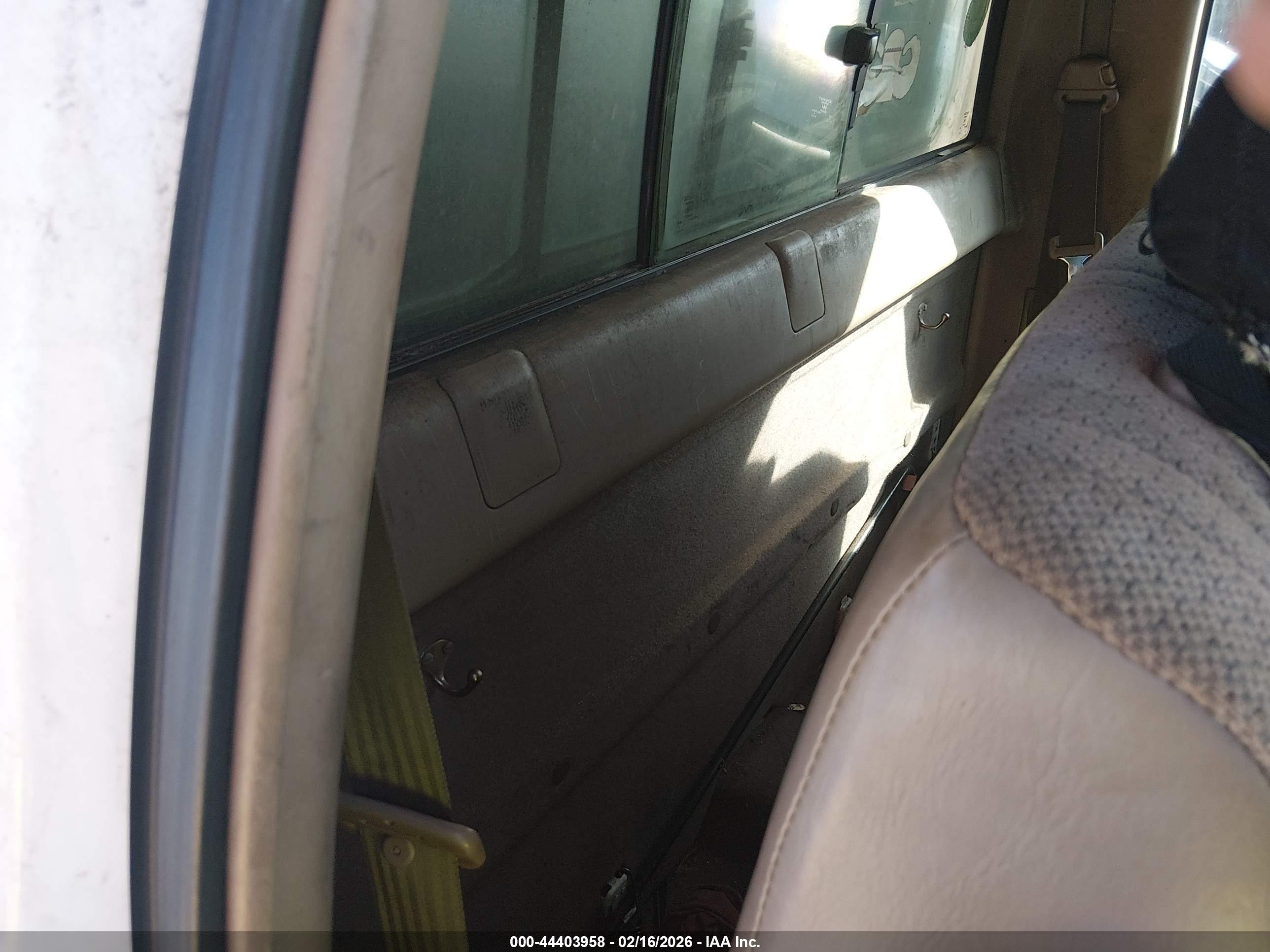 TOYOTA TUNDRA image 8