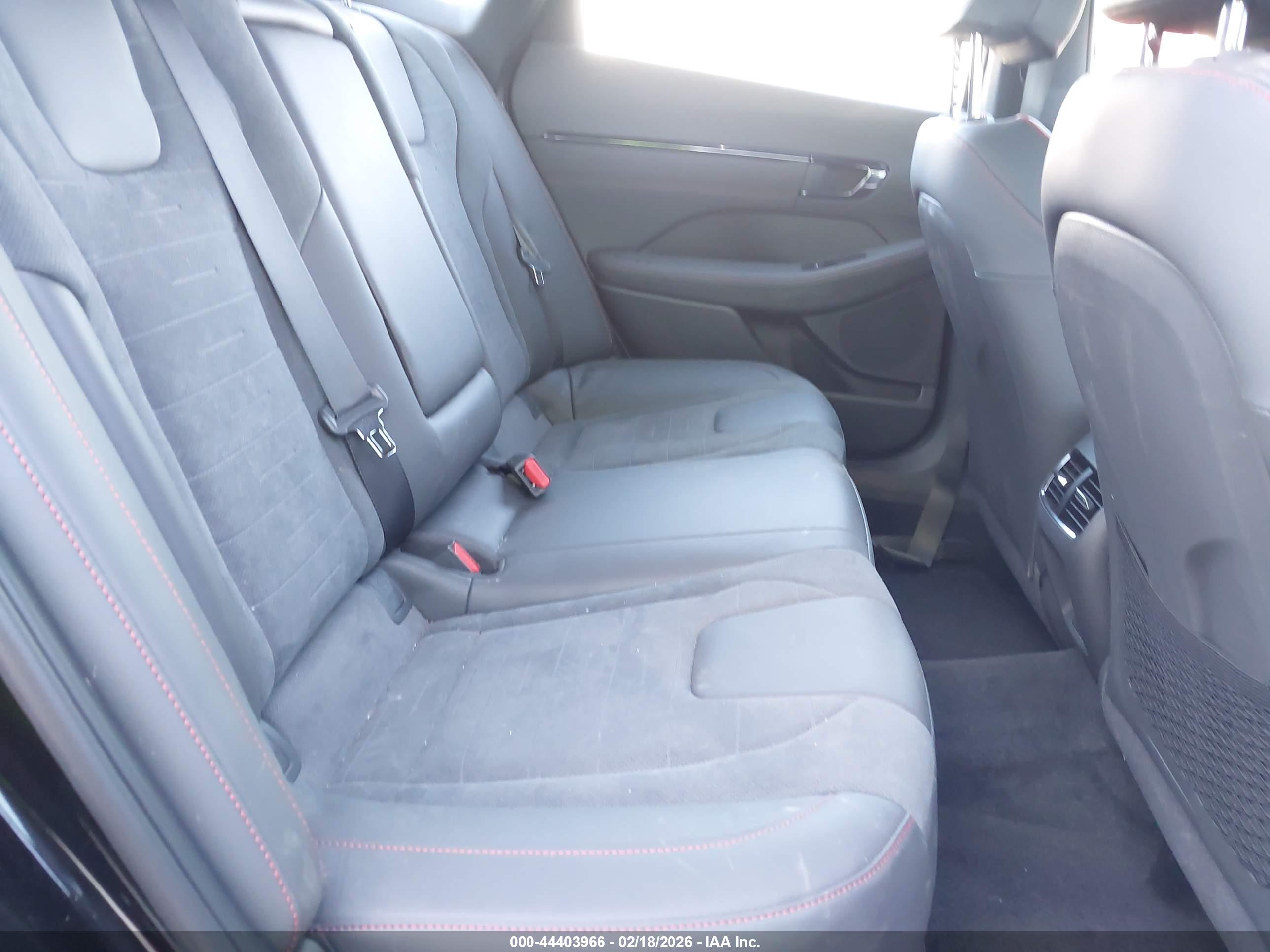 HYUNDAI SONATA image 8