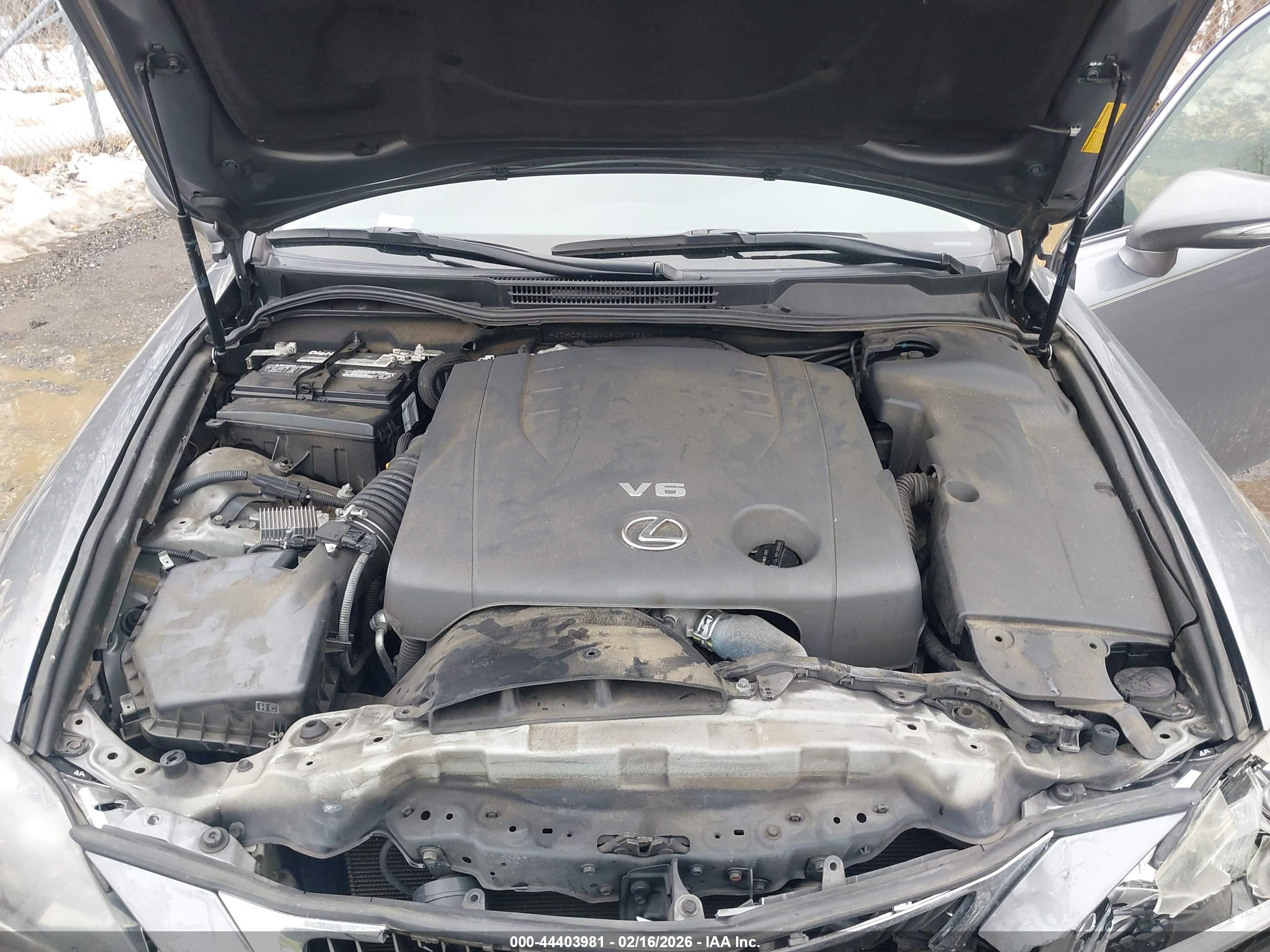 LEXUS IS image 10