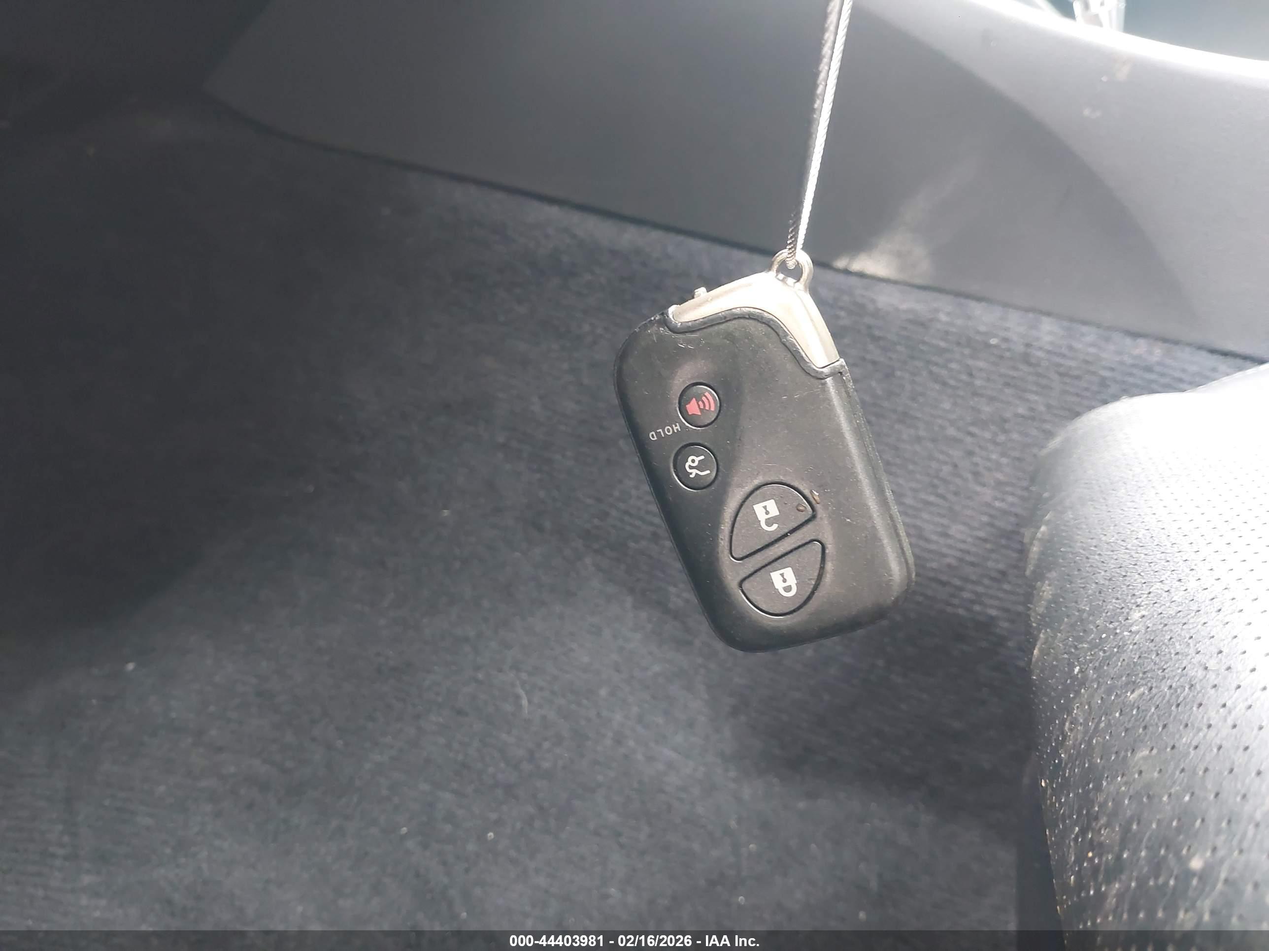 LEXUS IS image 11