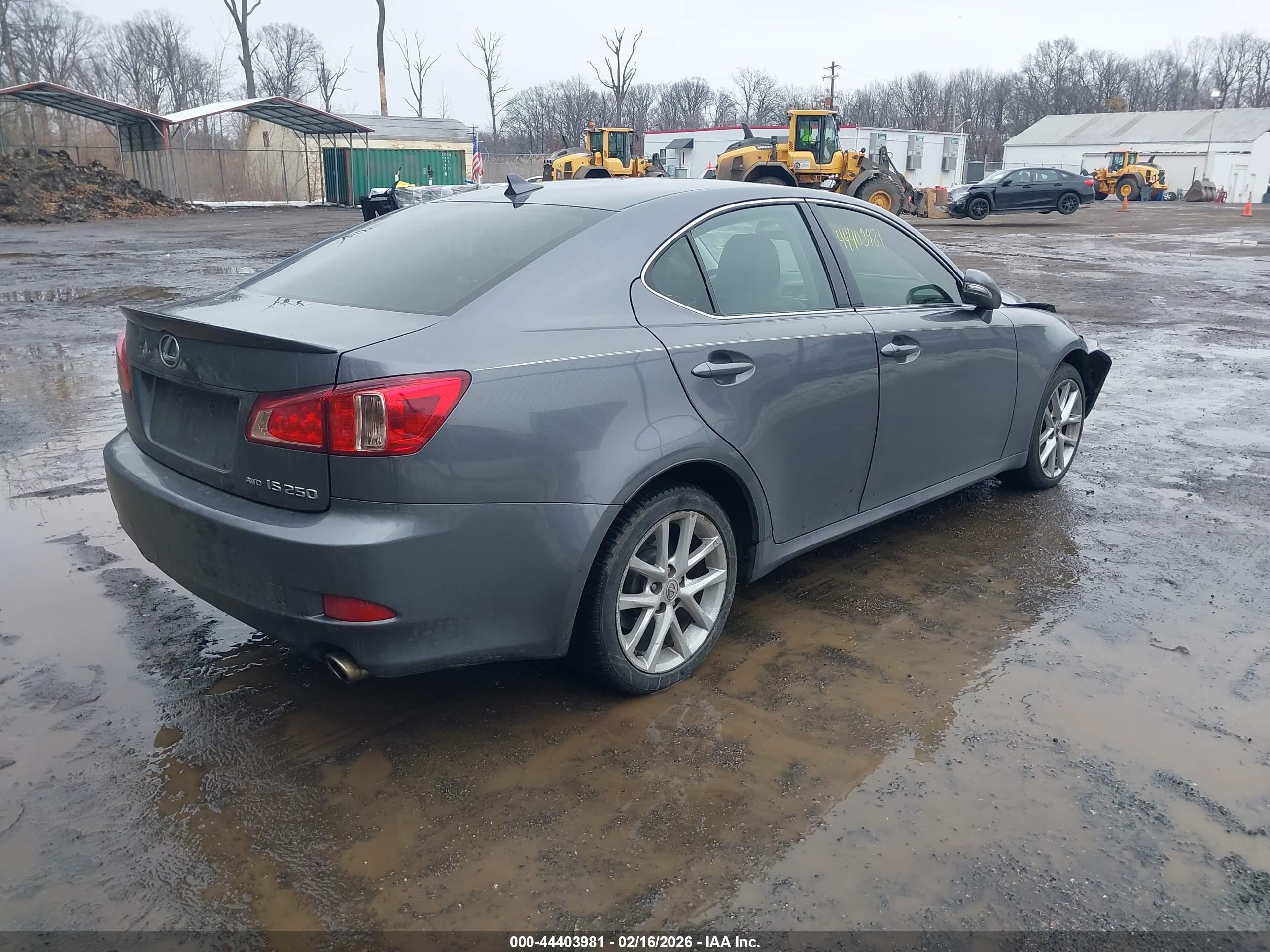 LEXUS IS image 4