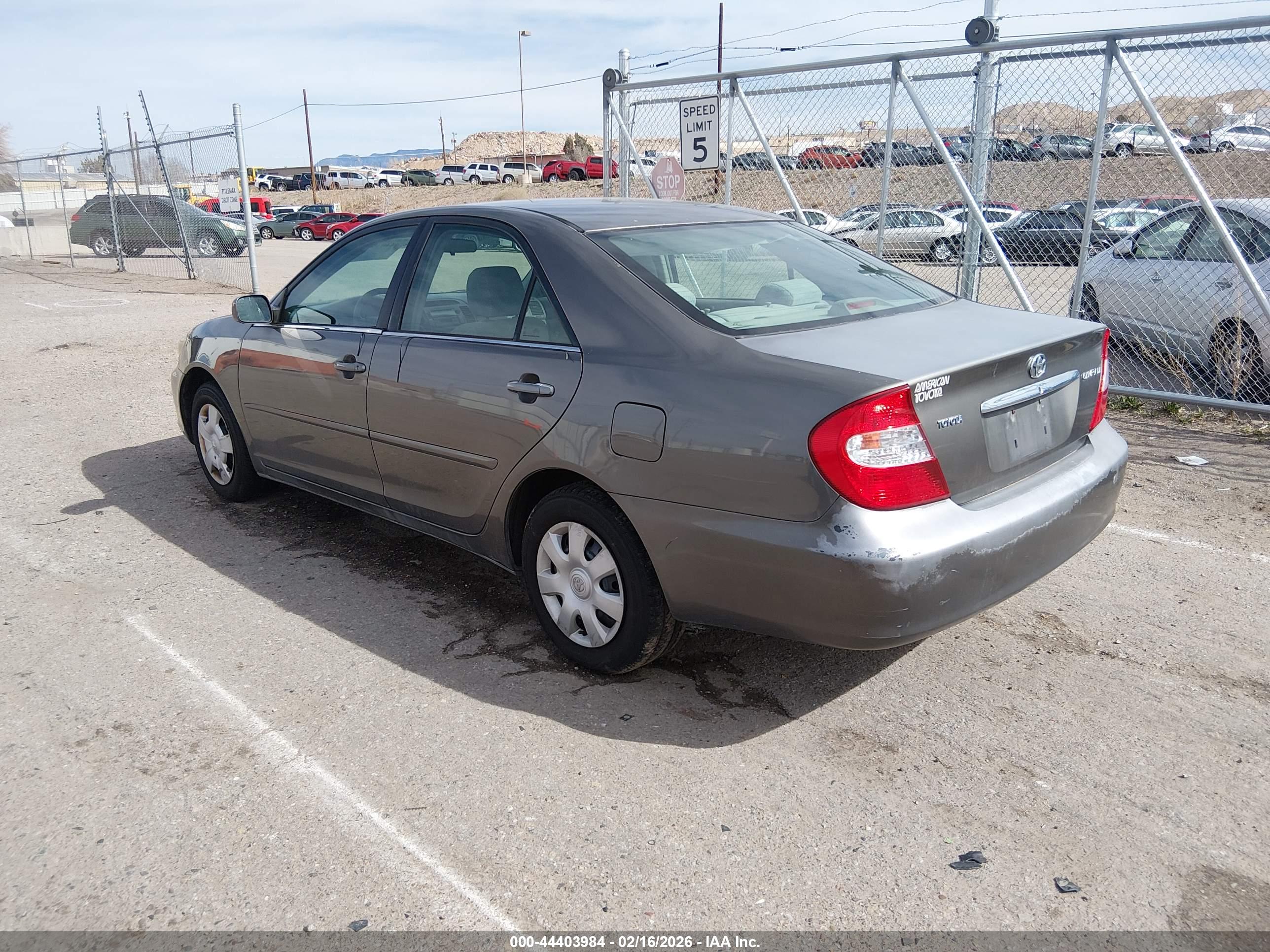TOYOTA CAMRY image 3