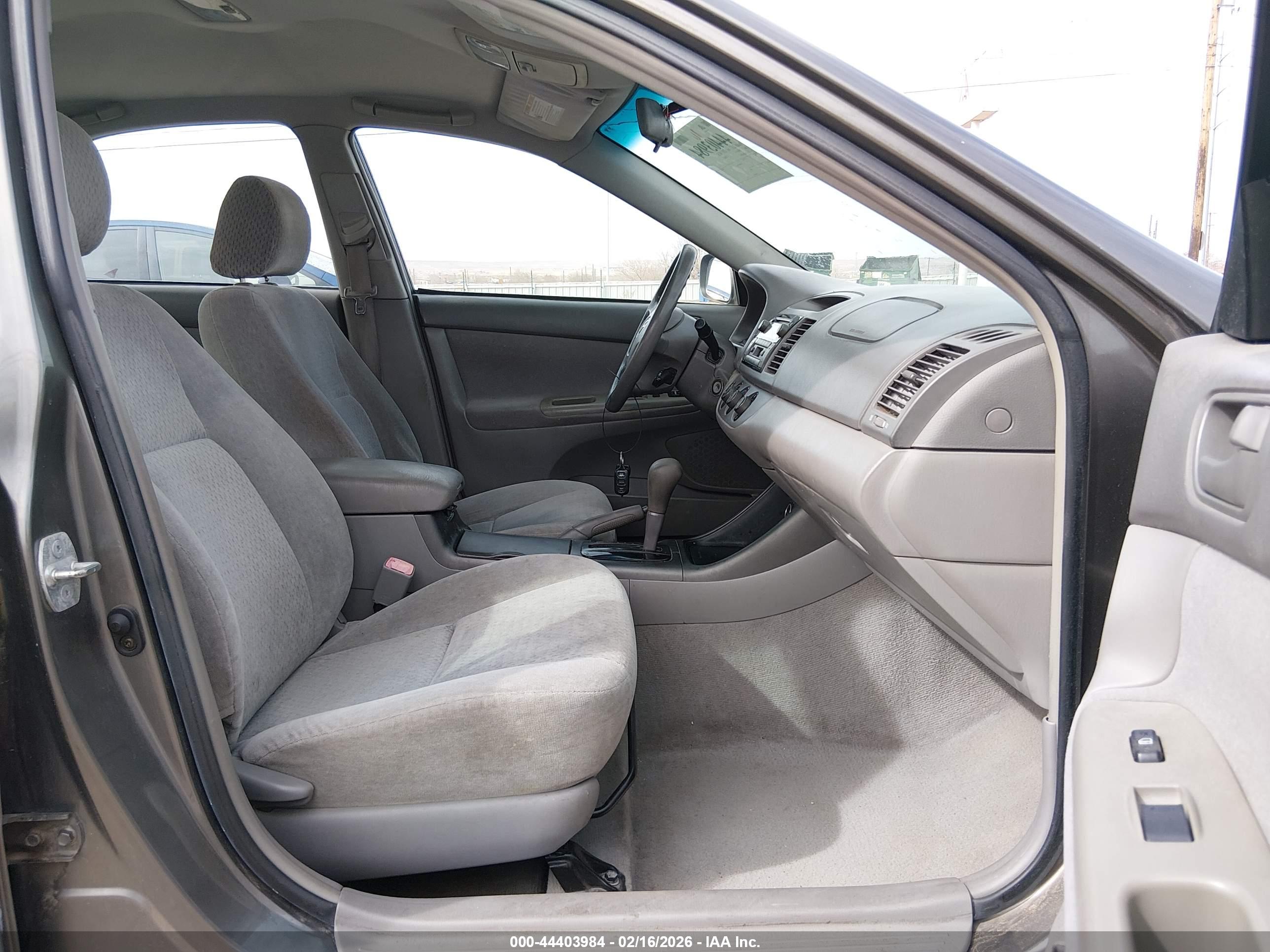 TOYOTA CAMRY image 5