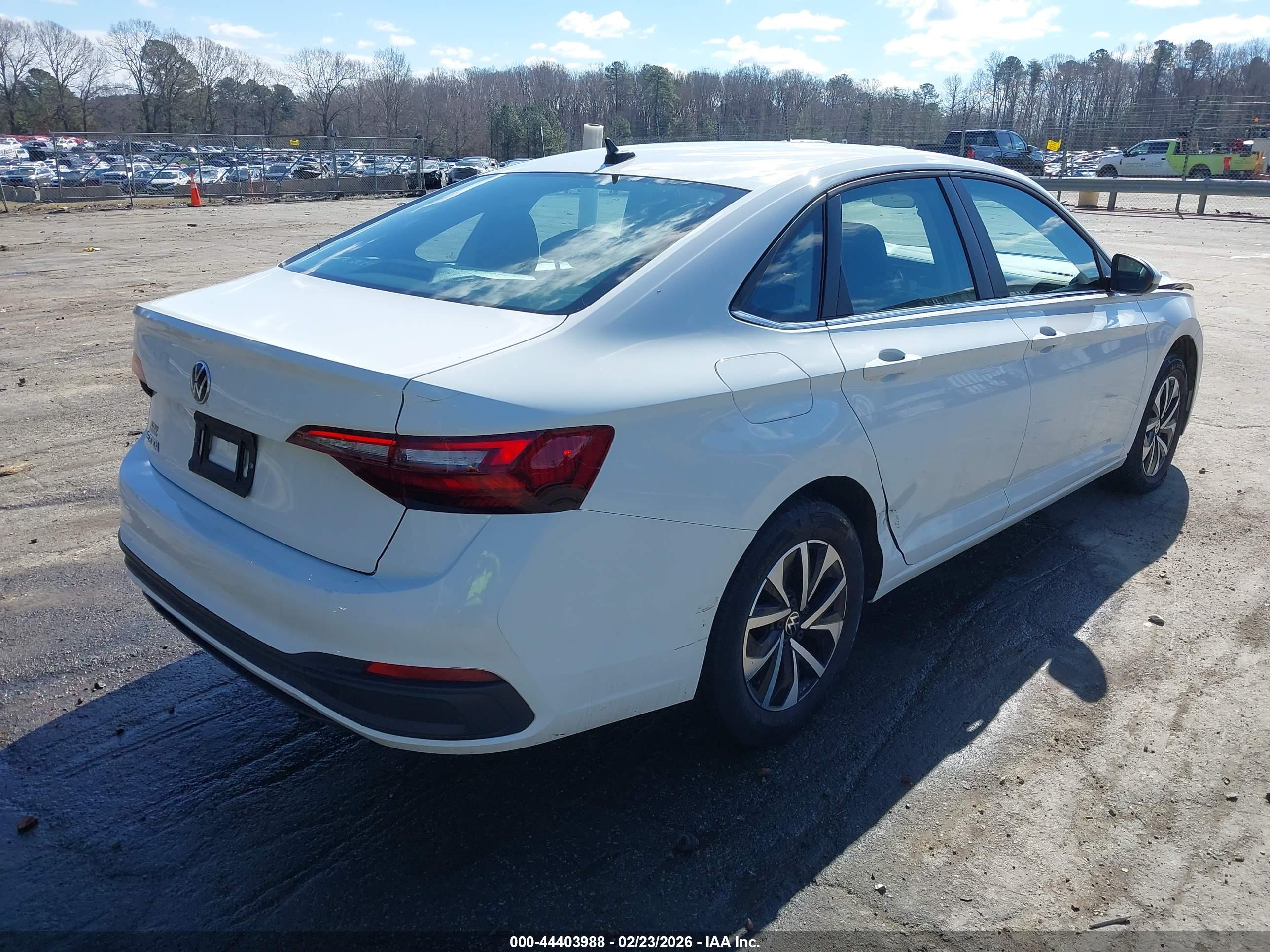 VOLKSWAGEN JETTA image 4
