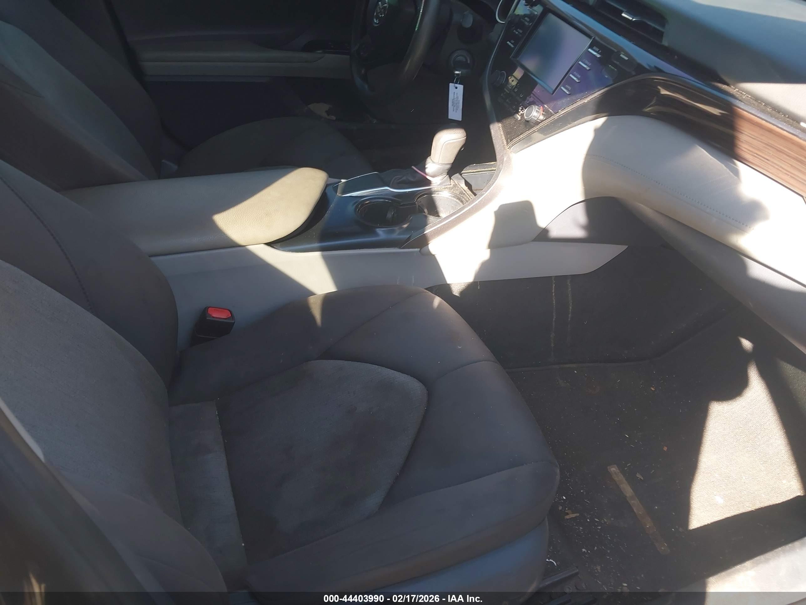 TOYOTA CAMRY image 5