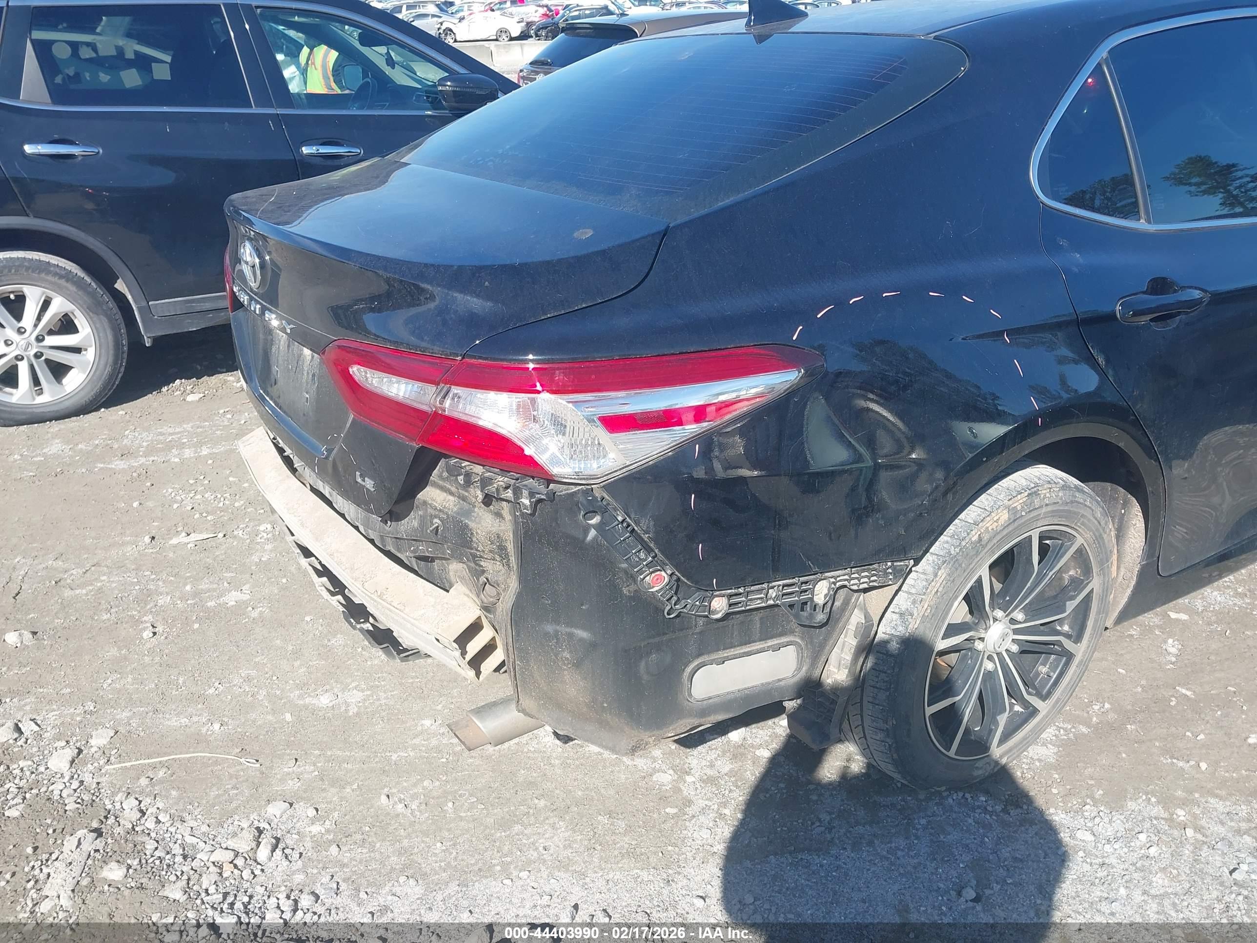 TOYOTA CAMRY image 6