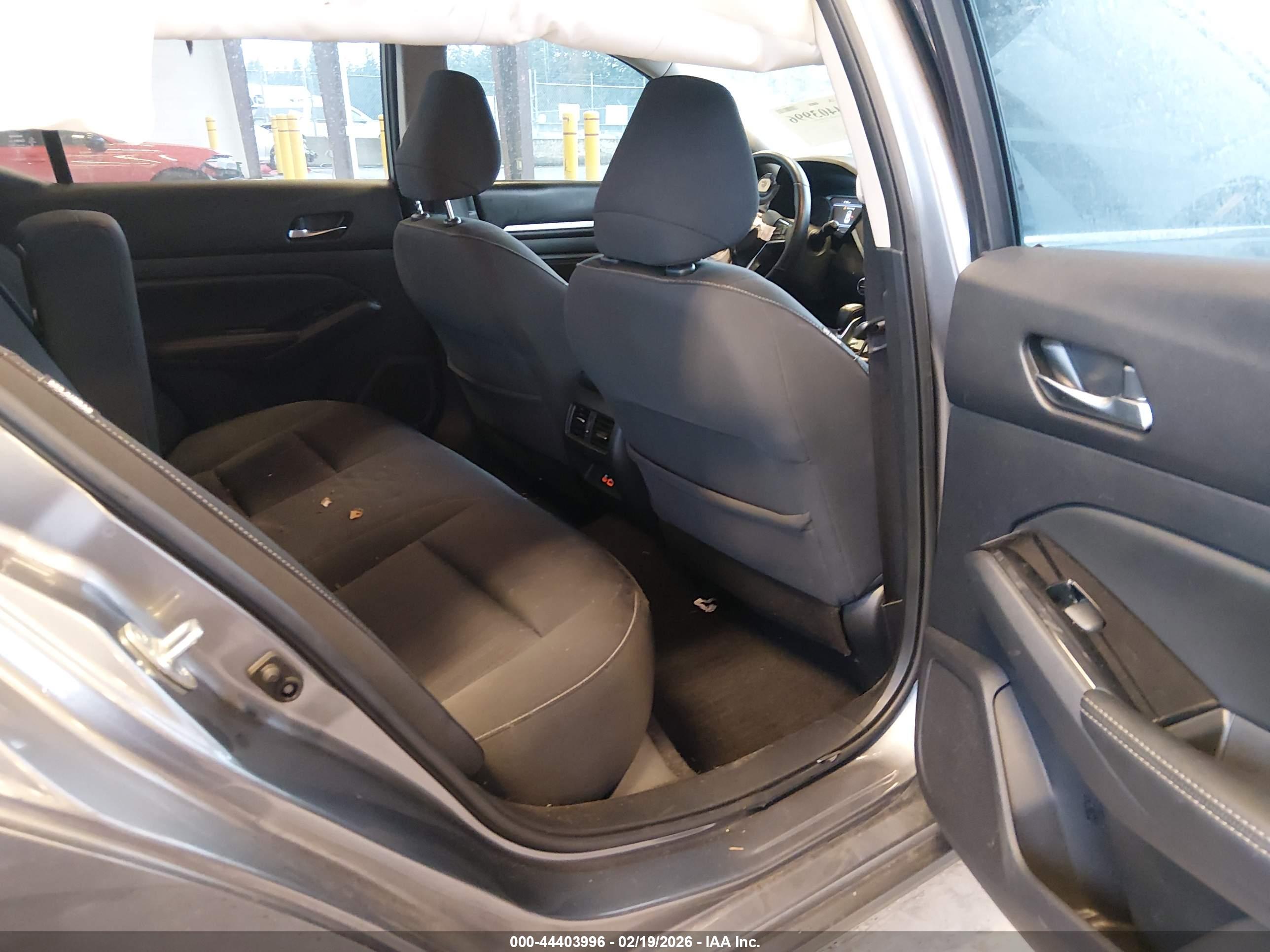 NISSAN ALTIMA image 8