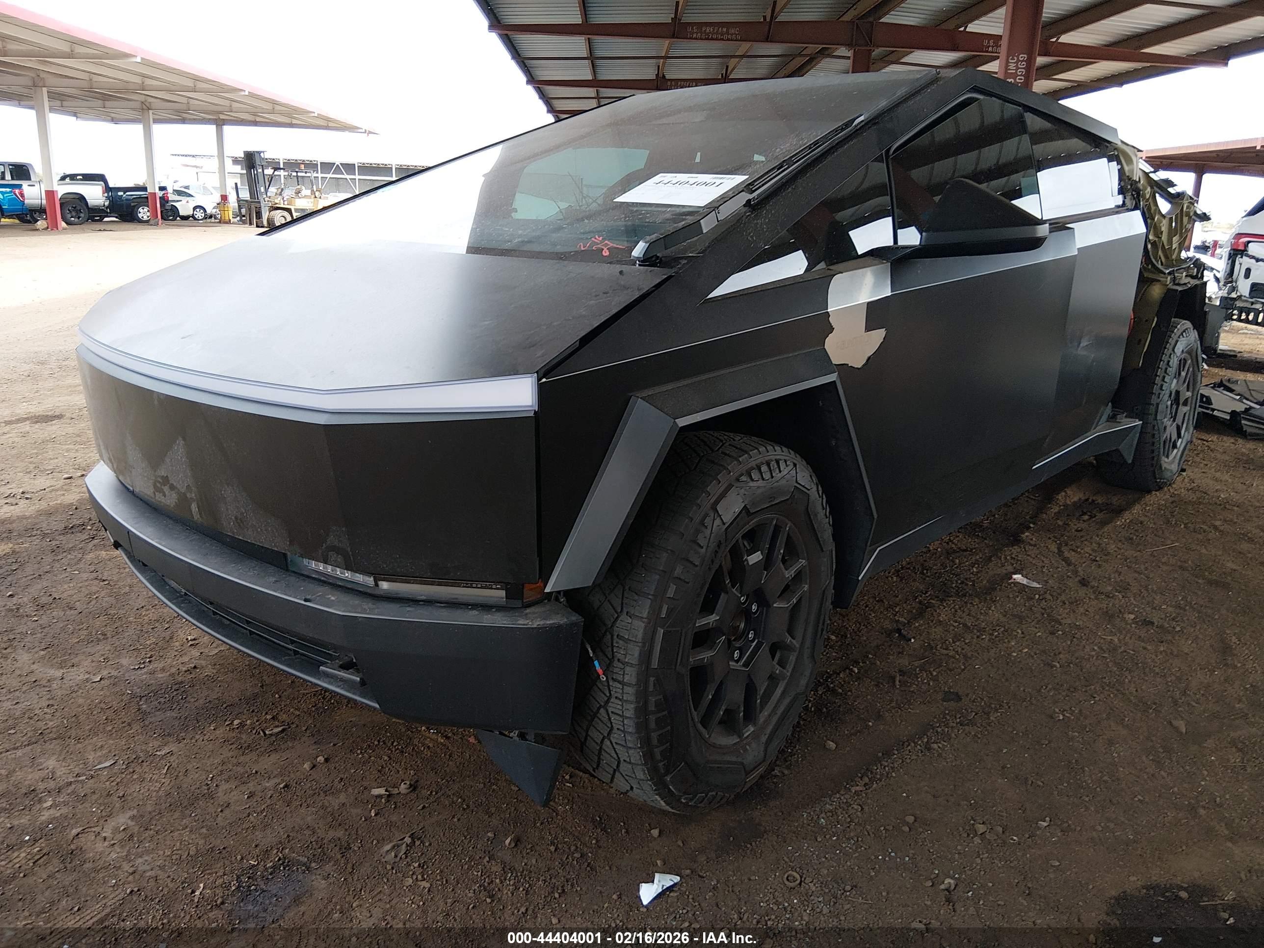 TESLA CYBERTRUCK image 2
