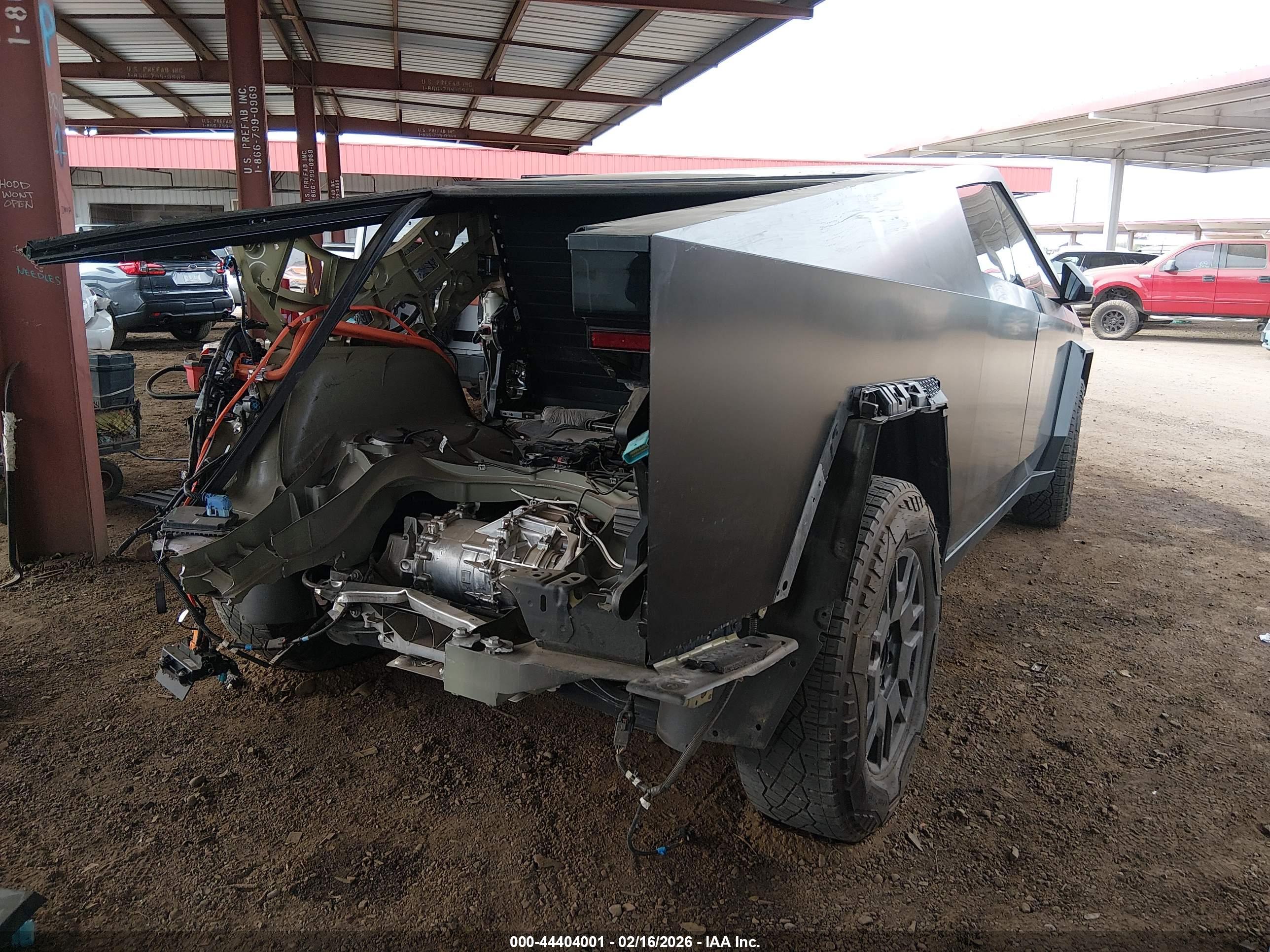 TESLA CYBERTRUCK image 4
