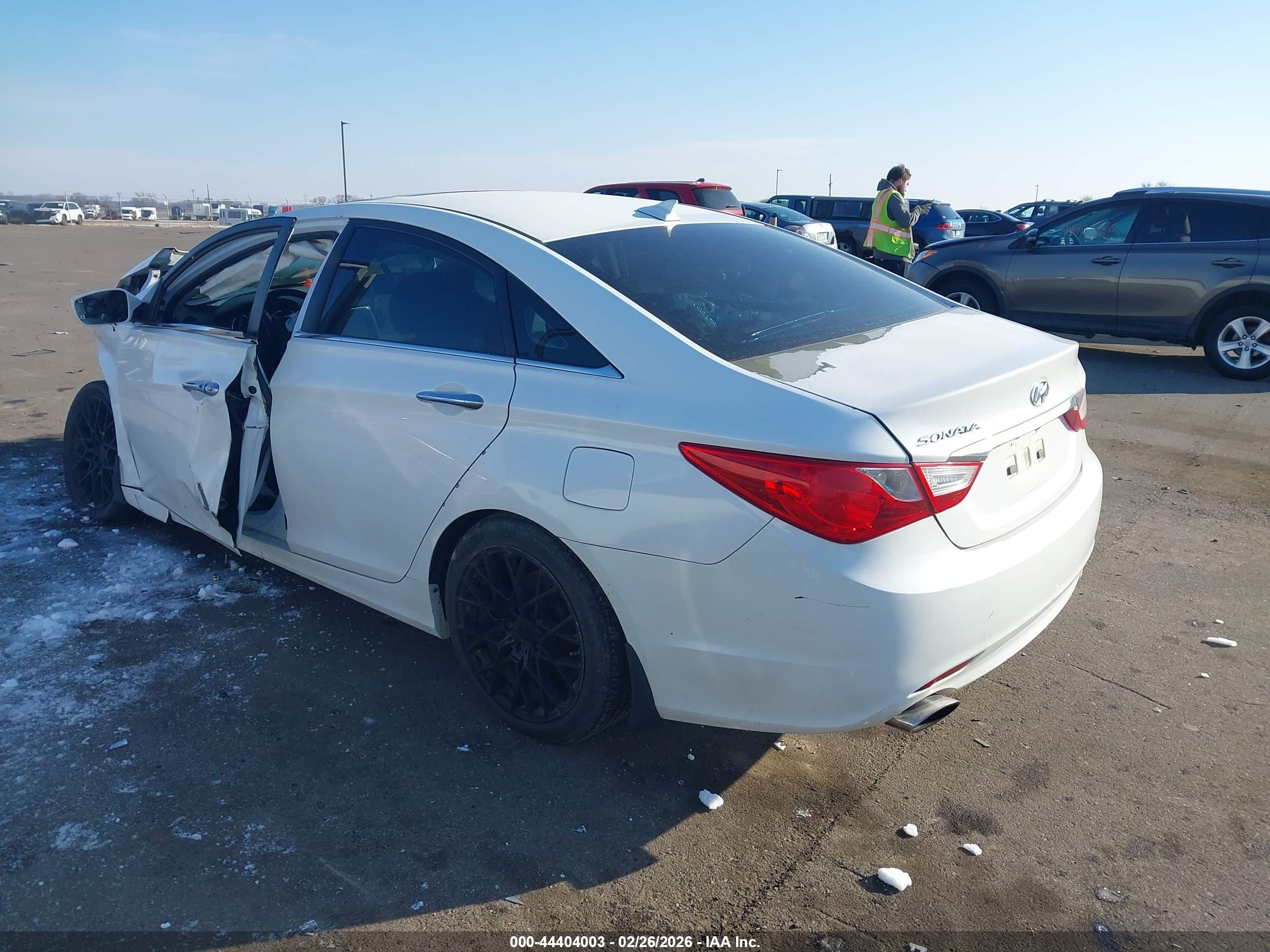 HYUNDAI SONATA image 3