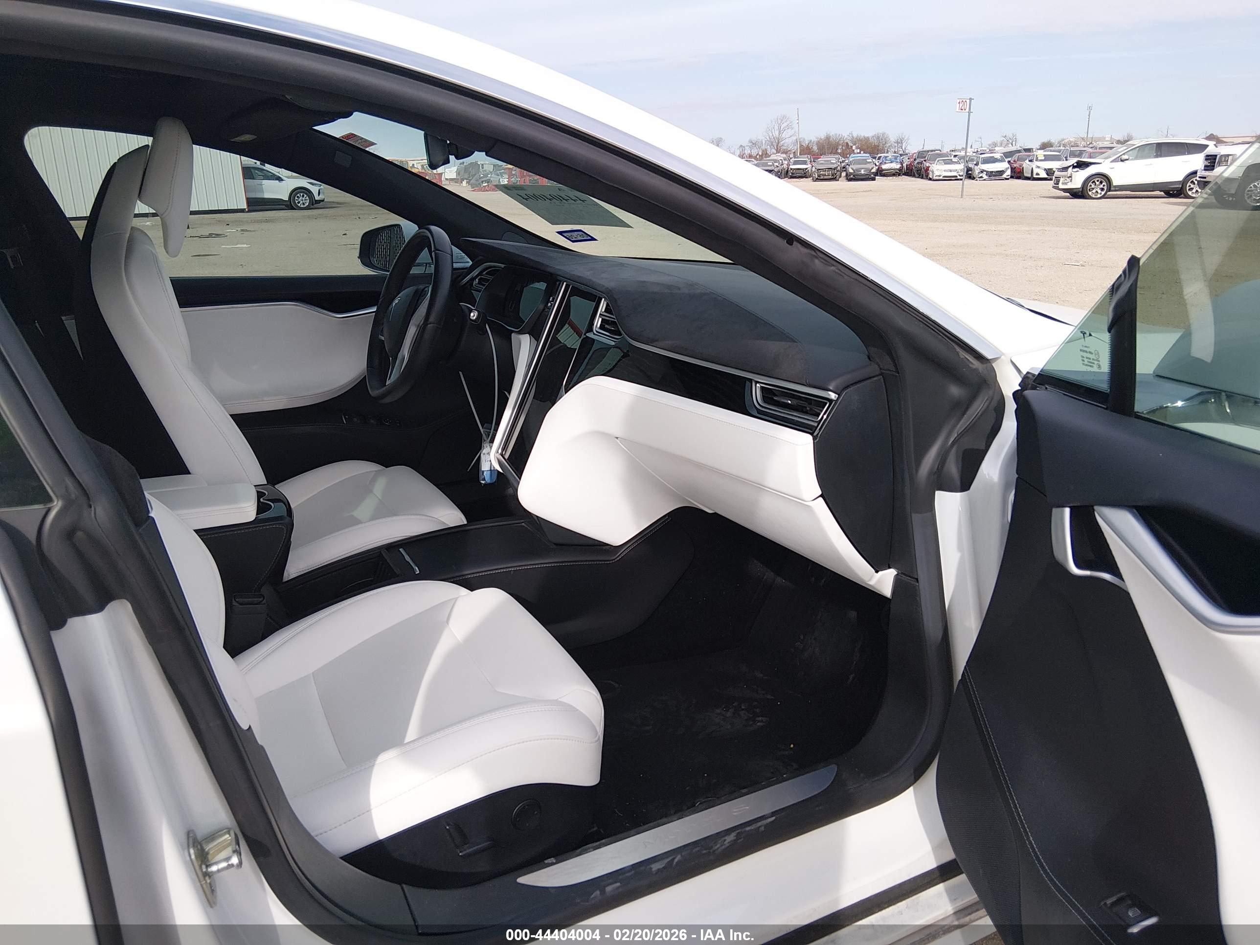 TESLA MODEL image 5