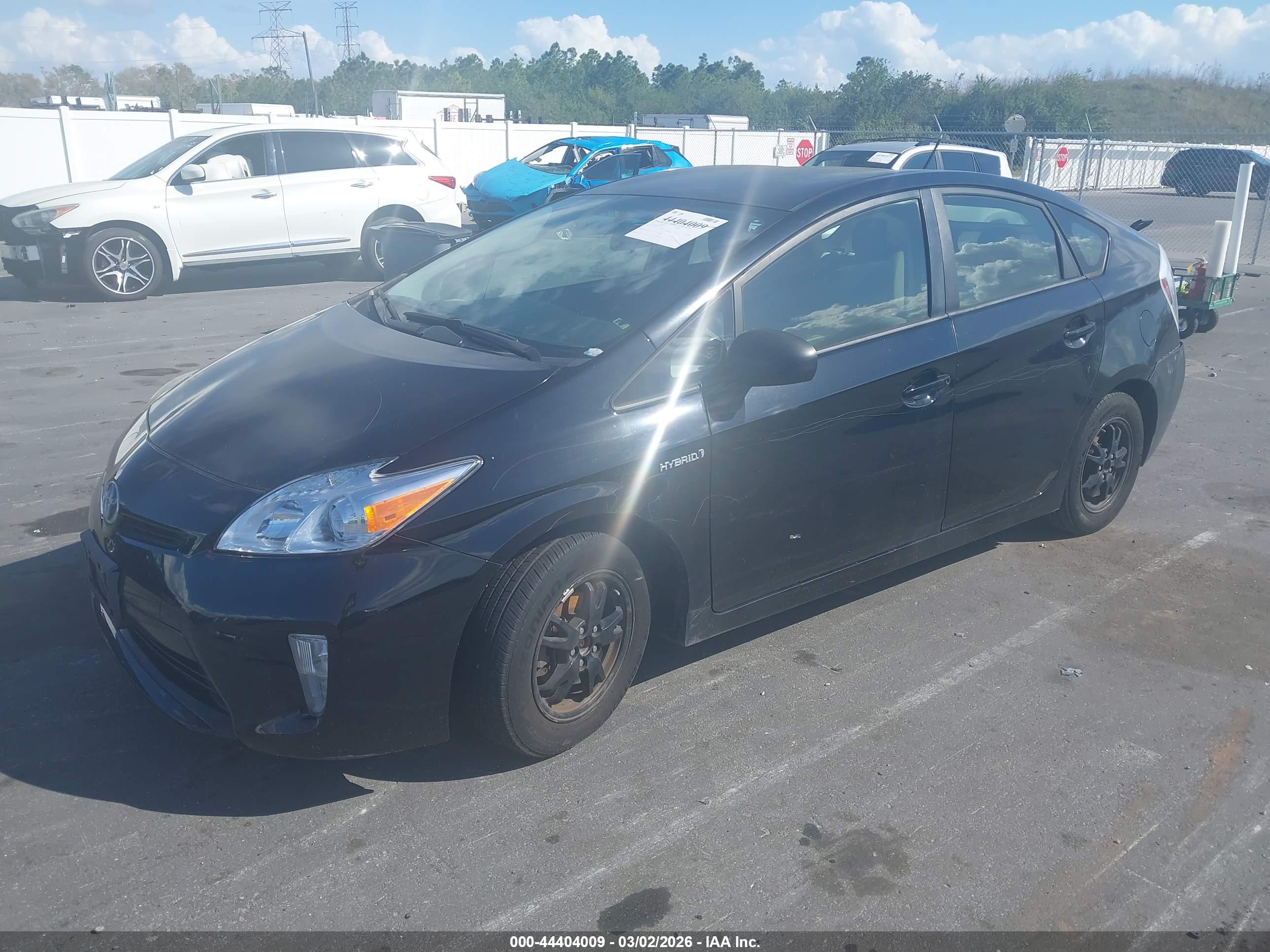 TOYOTA PRIUS image 2