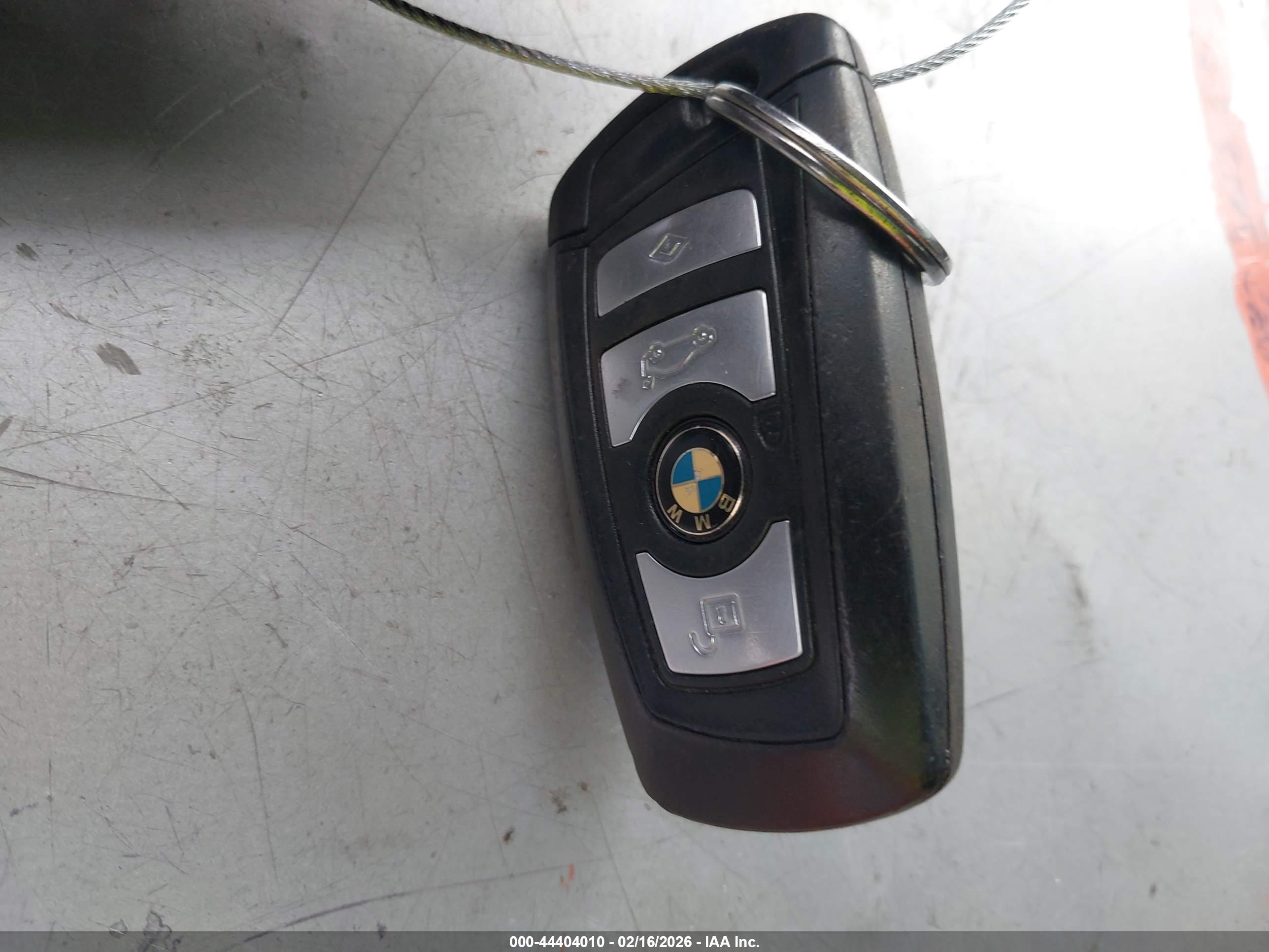 BMW 528I image 11