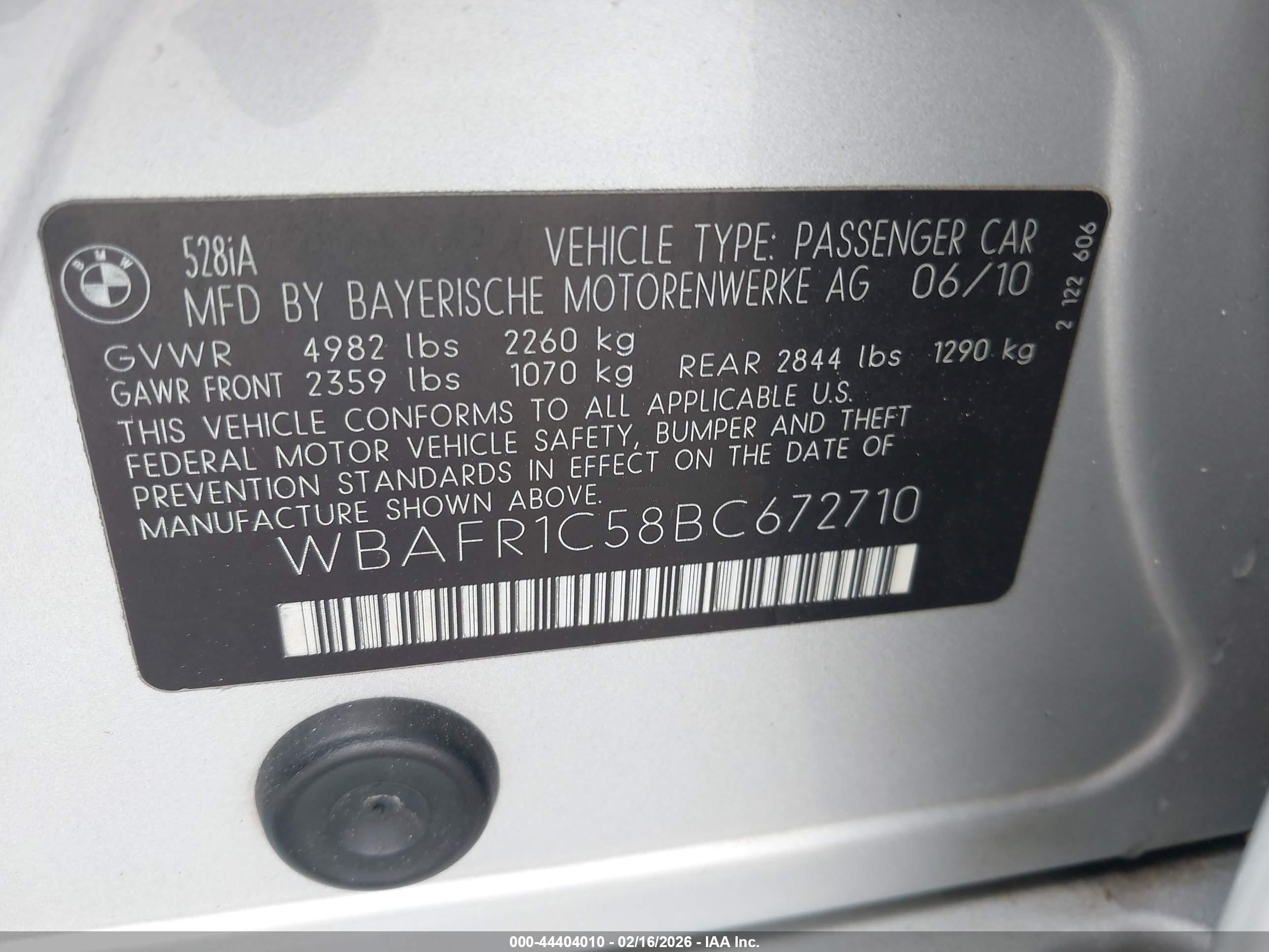 BMW 528I image 9