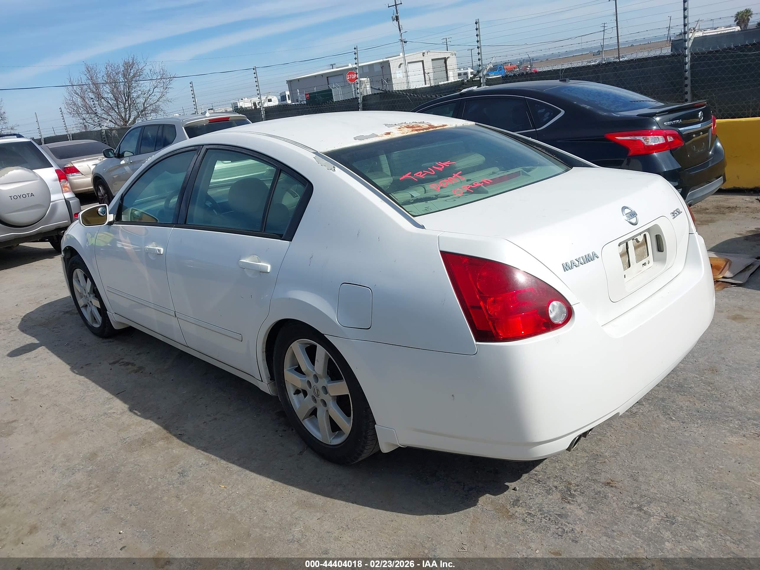 NISSAN MAXIMA image 3