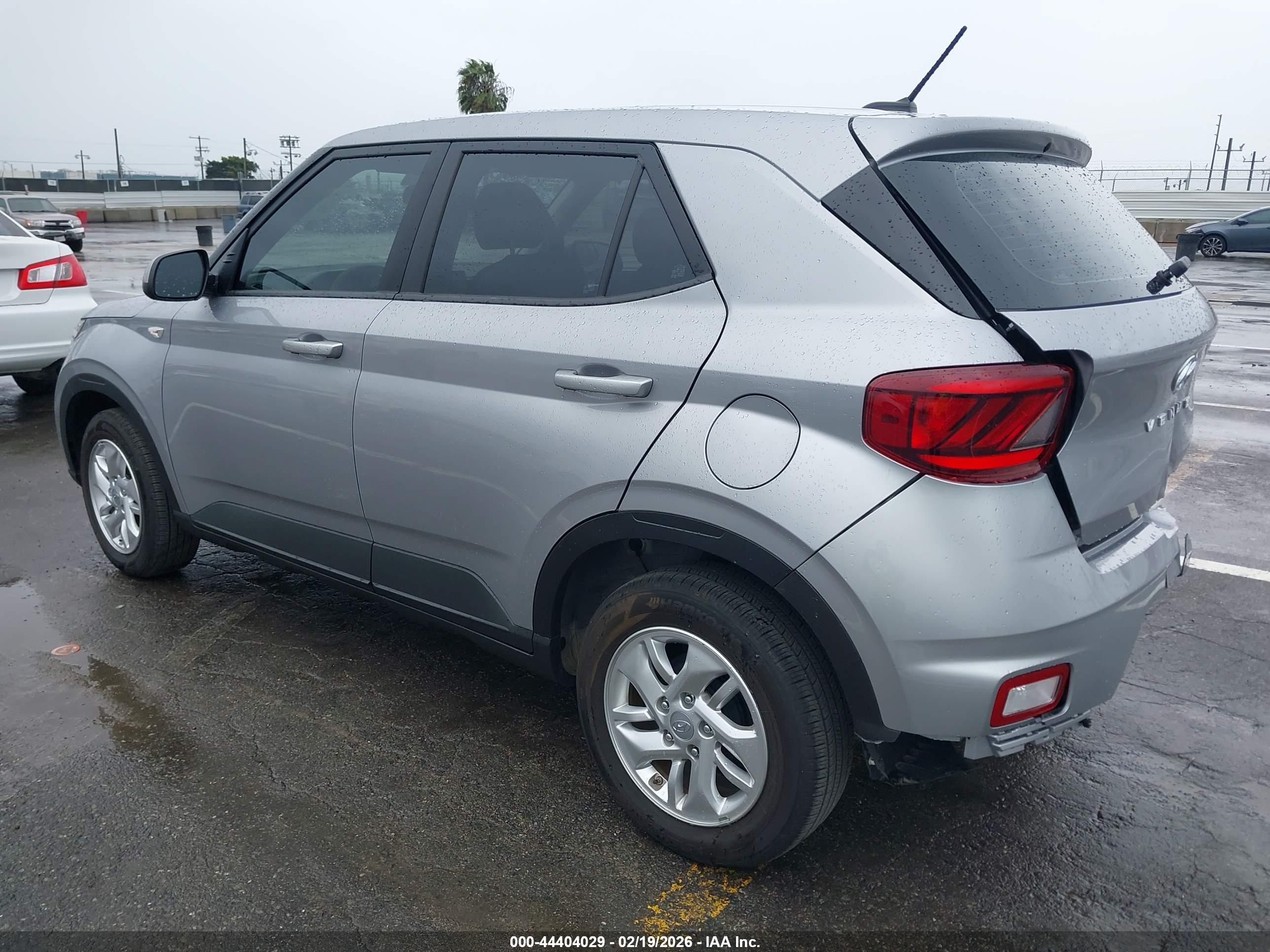 HYUNDAI VENUE image 3